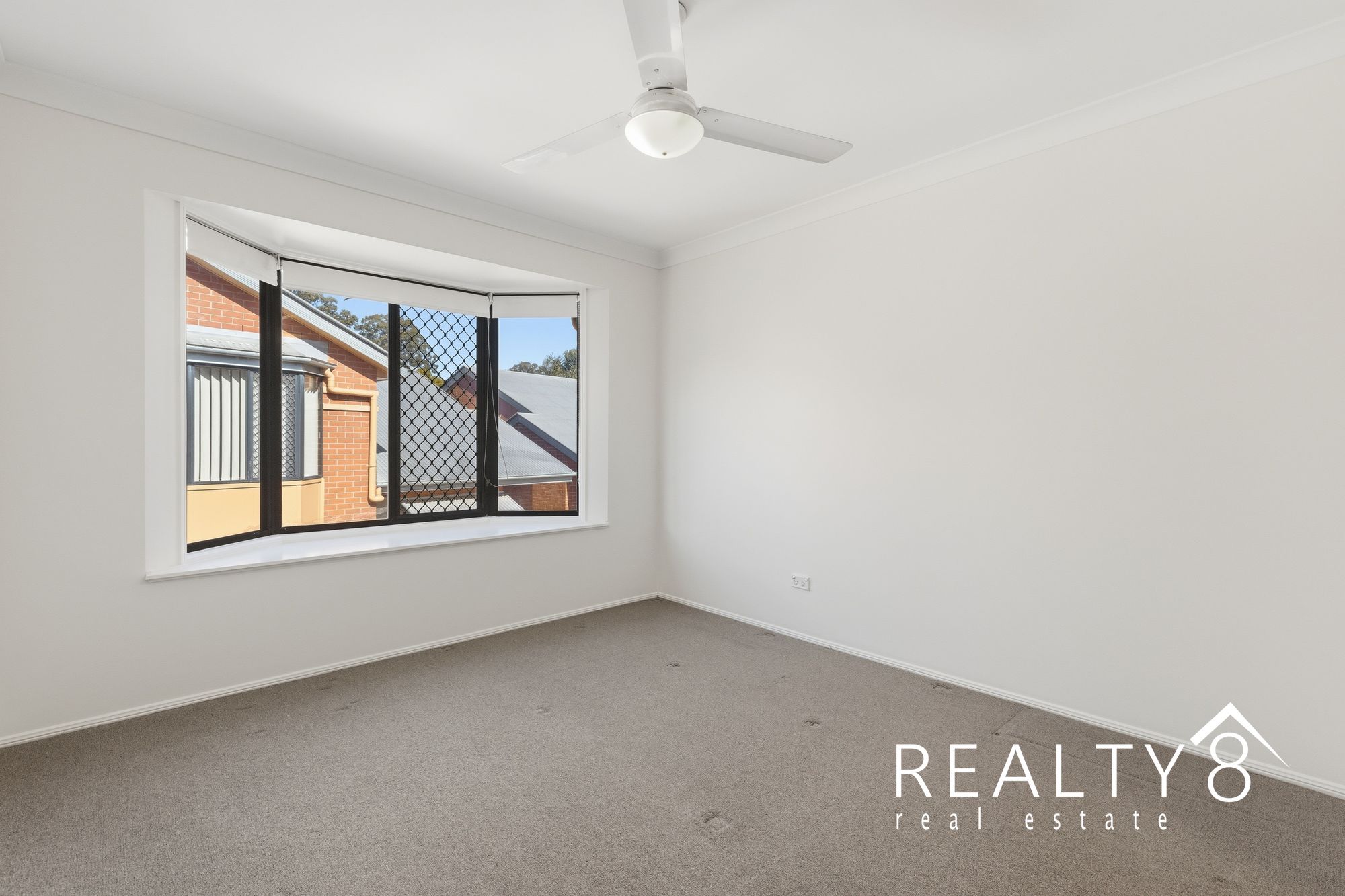 Spacious 2 bedroom Townhouse