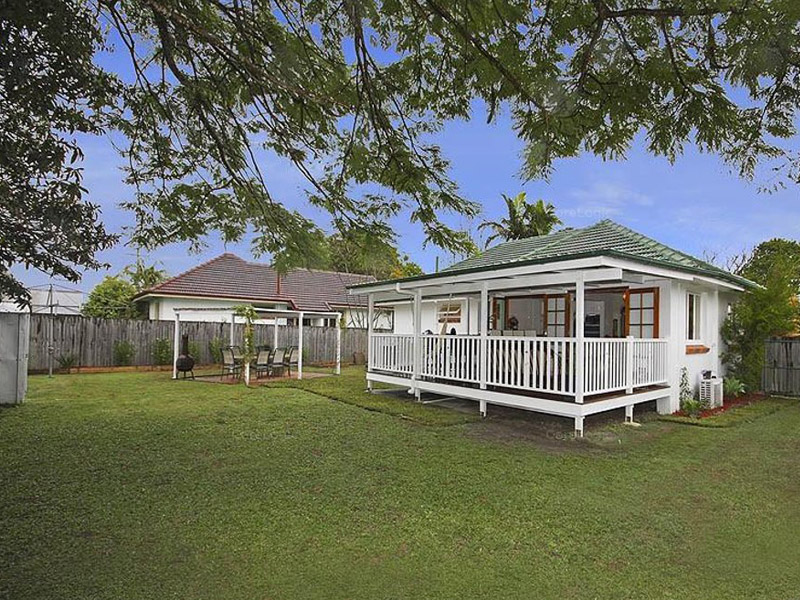Gorgeous 3 bedroom home - polished timber floors throughout
