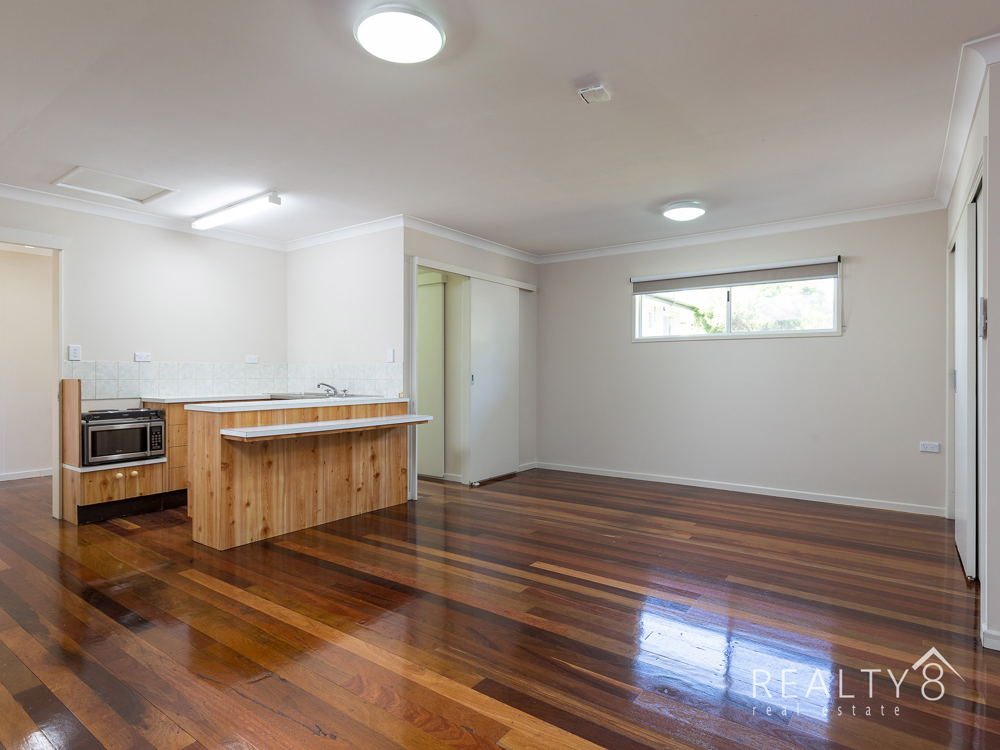 Modern one-bedroom Studio Apartment in Wishart