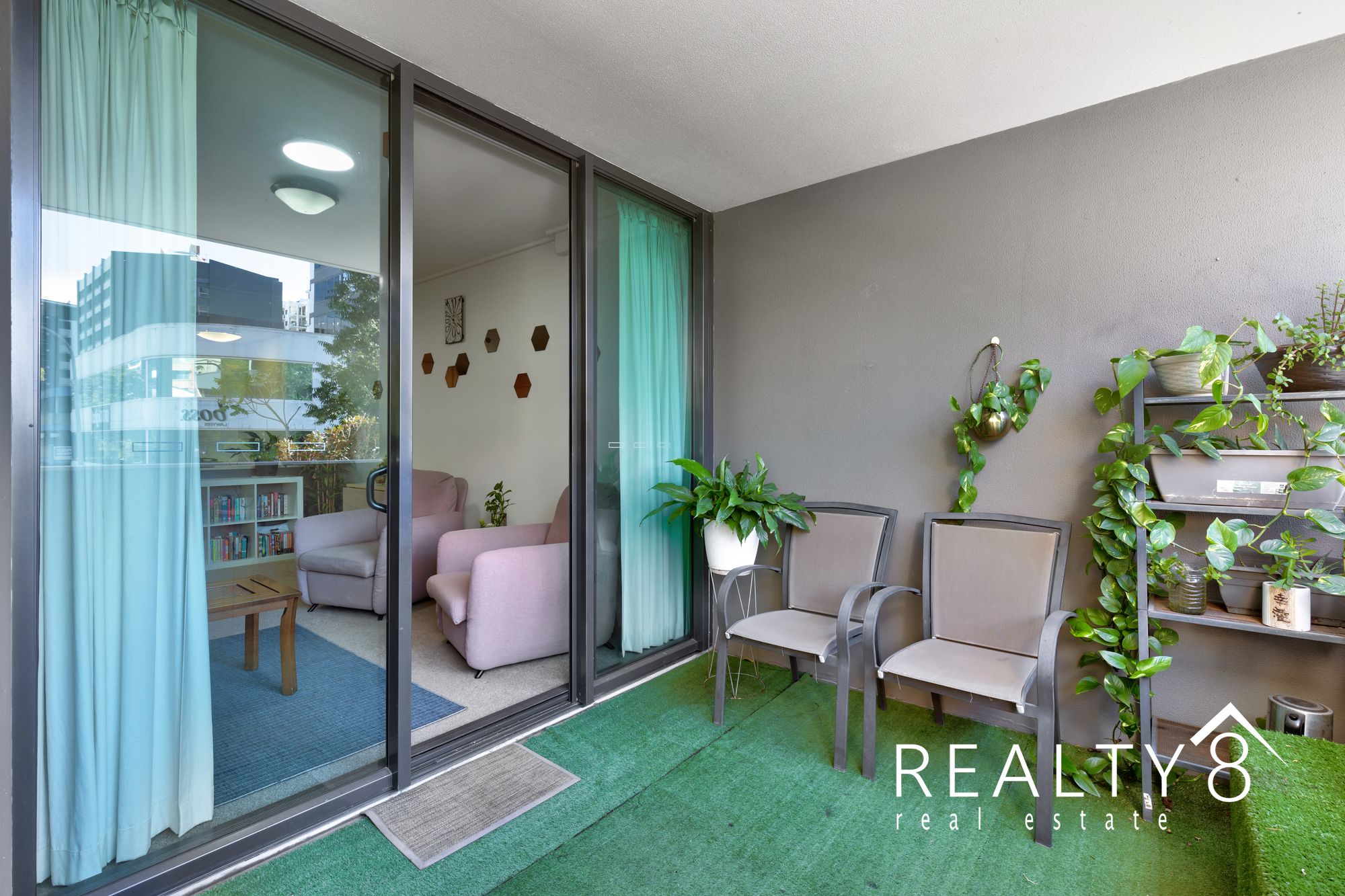 Stylish 2-Bedroom Apartment in Springhill