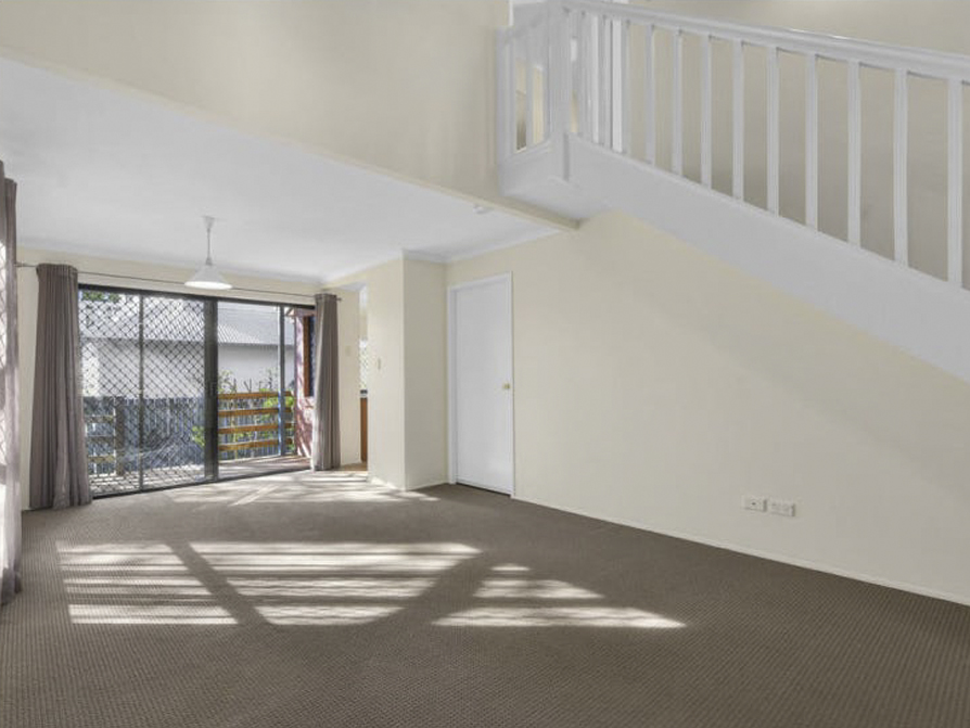 Spacious 2 bedroom Townhouse