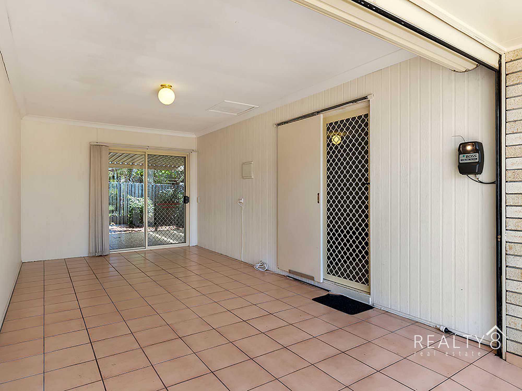 Superb Low Set Villa - Mansfield State High Catchment