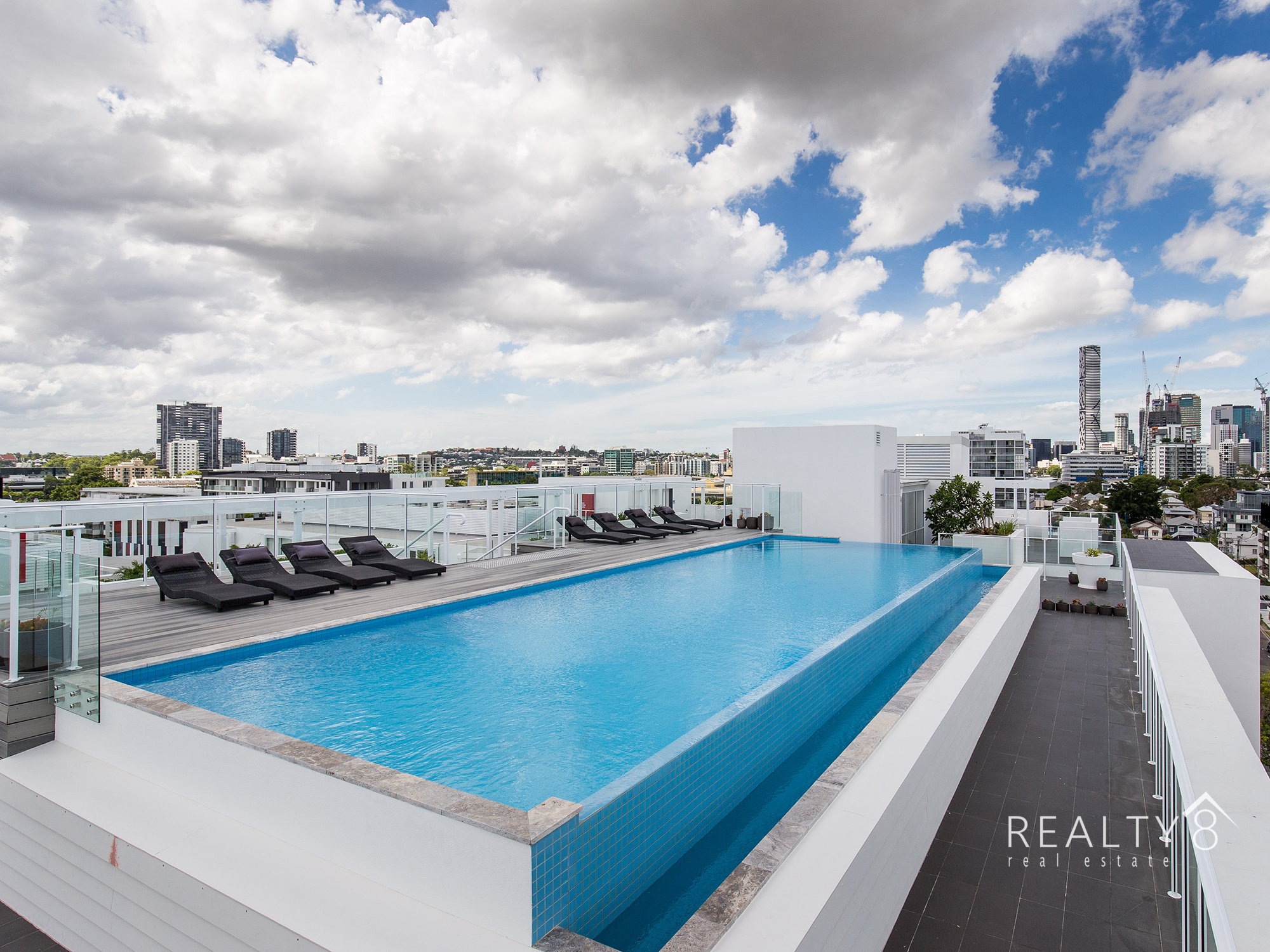 Executive Apartment in West End