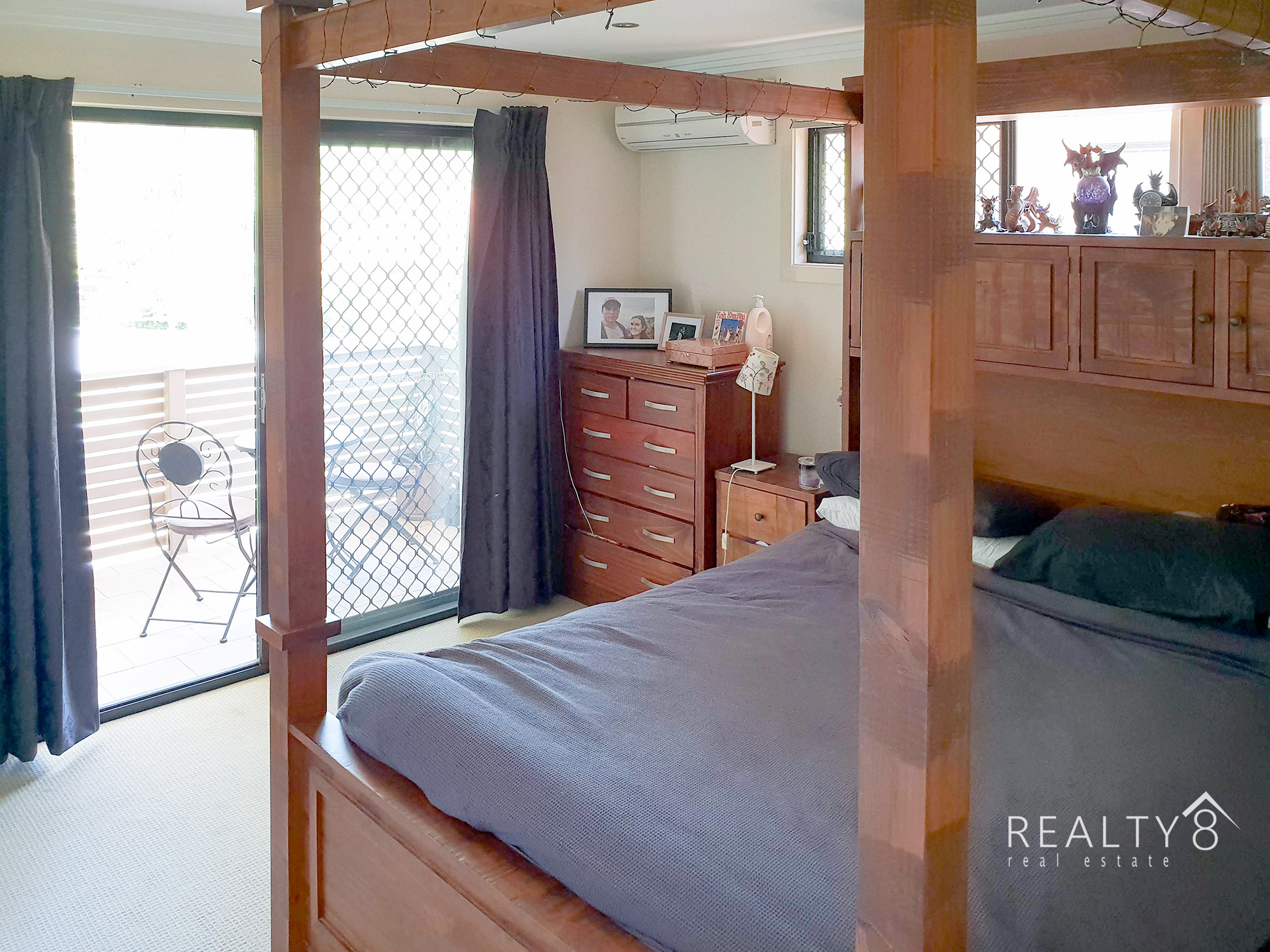 Modern 3 Bedroom Townhouse - Great Location