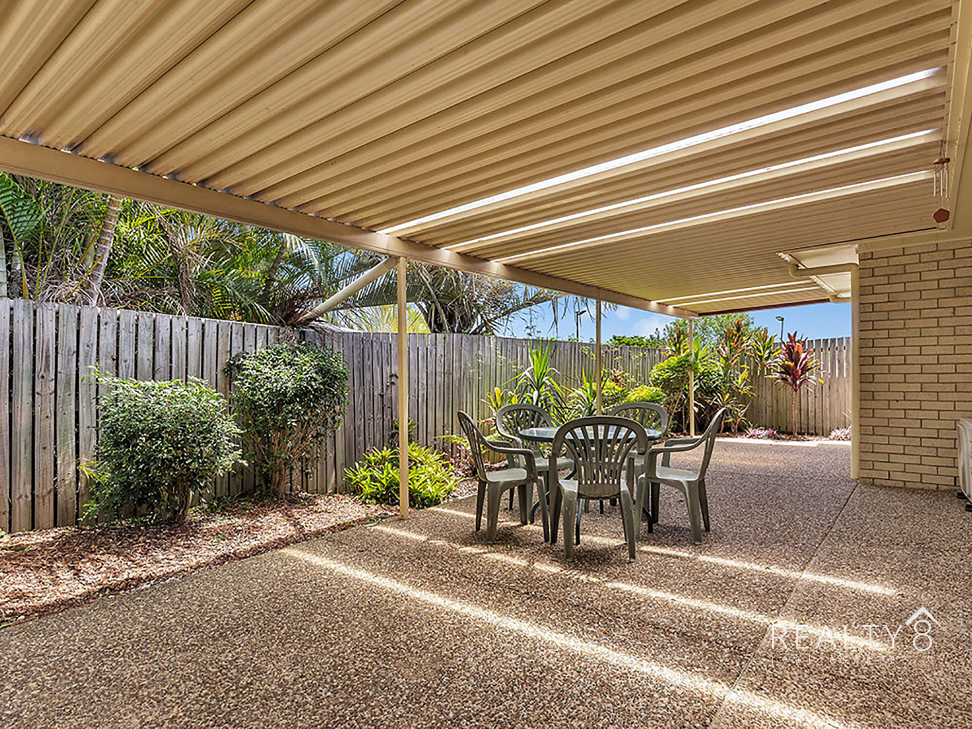 Superb Low Set Villa - Mansfield State High Catchment