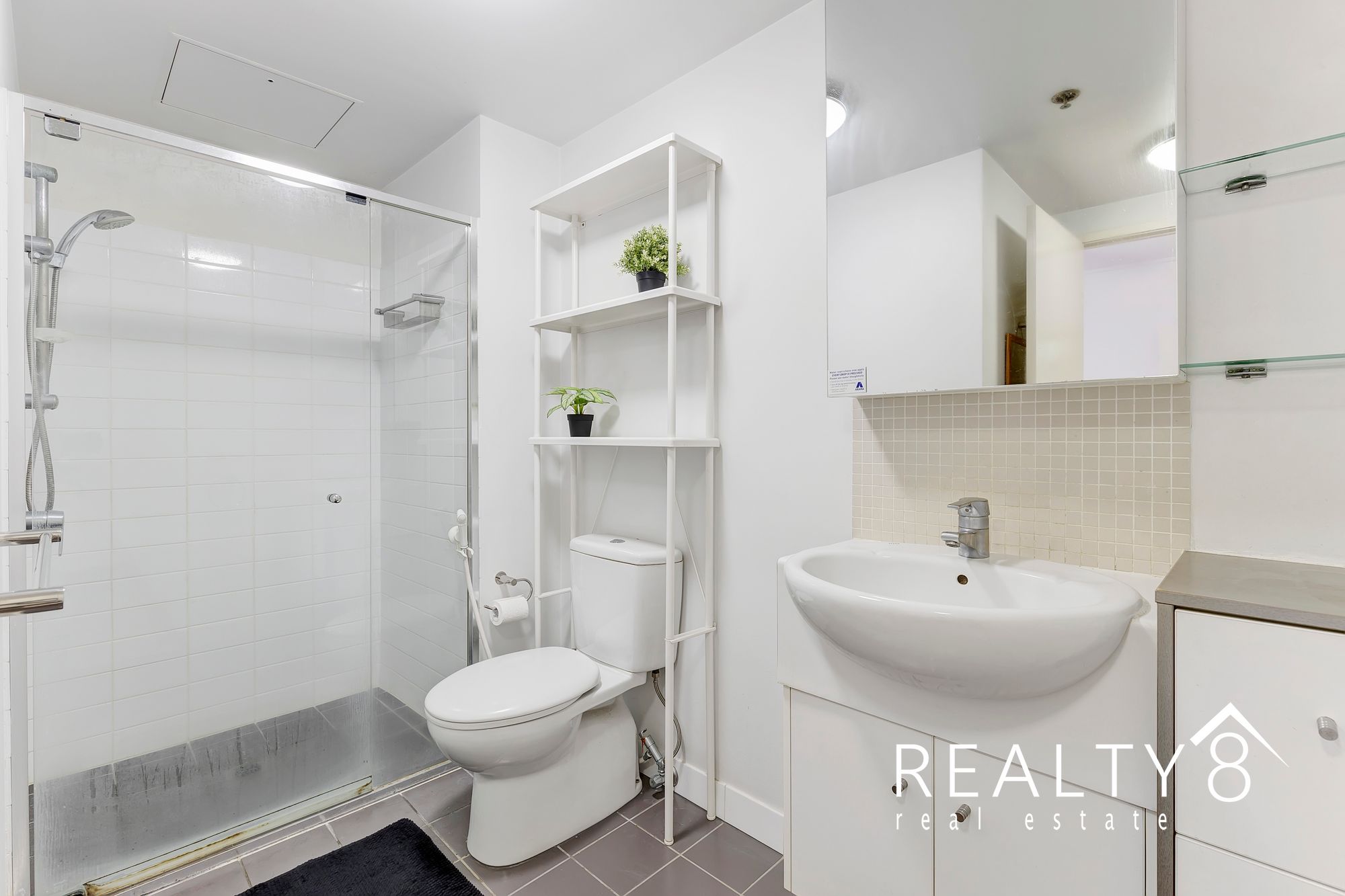 Stylish 2-Bedroom Apartment in Springhill