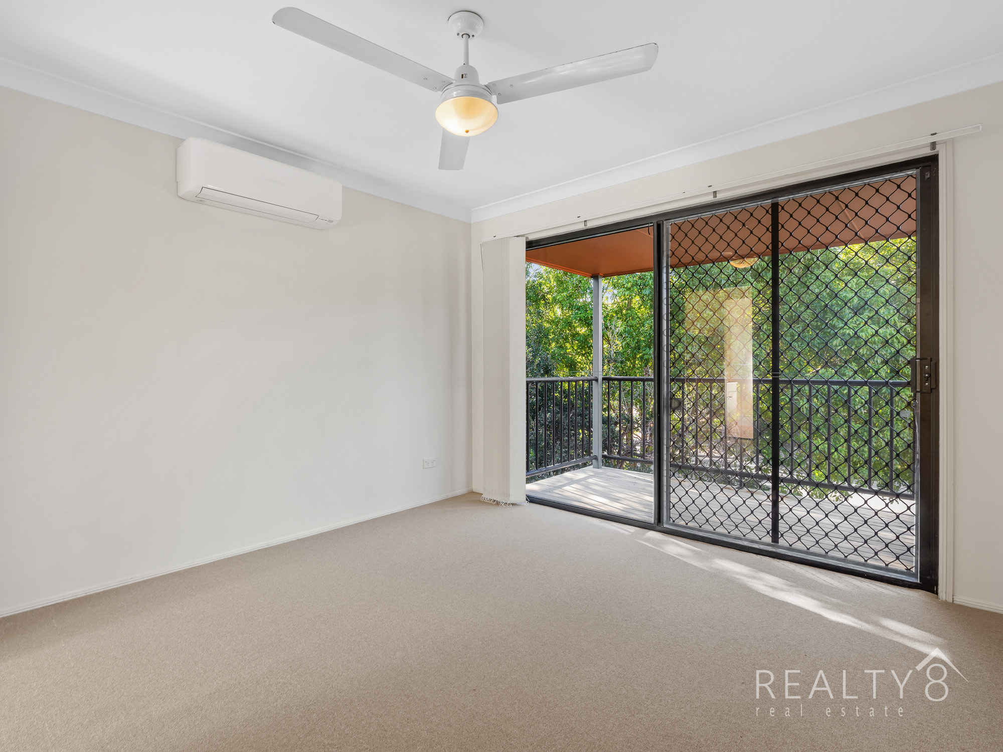 Spacious 2 bedroom Townhouse