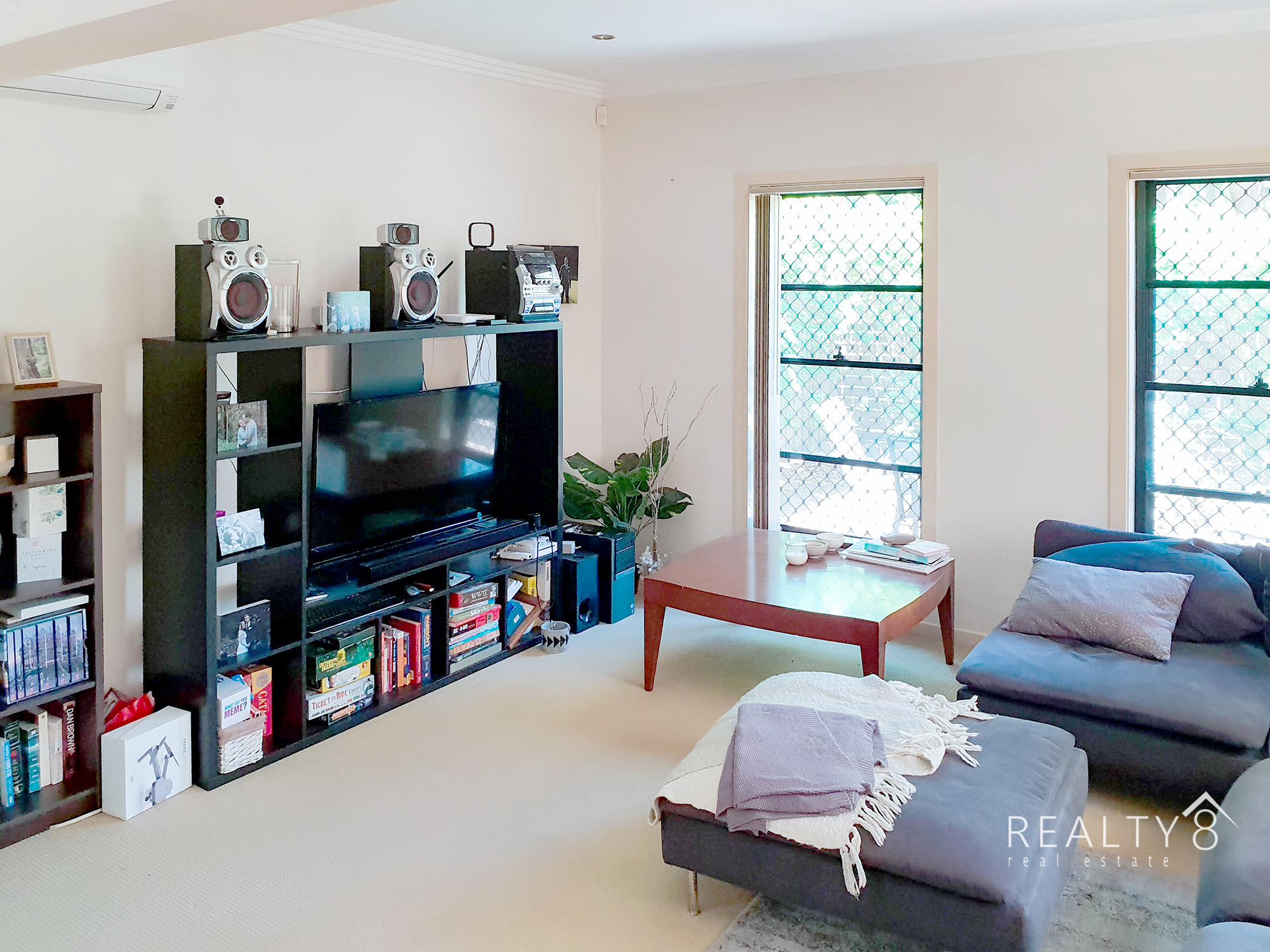 Modern 3 Bedroom Townhouse - Great Location