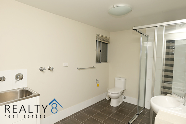 Modern 2 Bedroom Apartment - So close to everything!