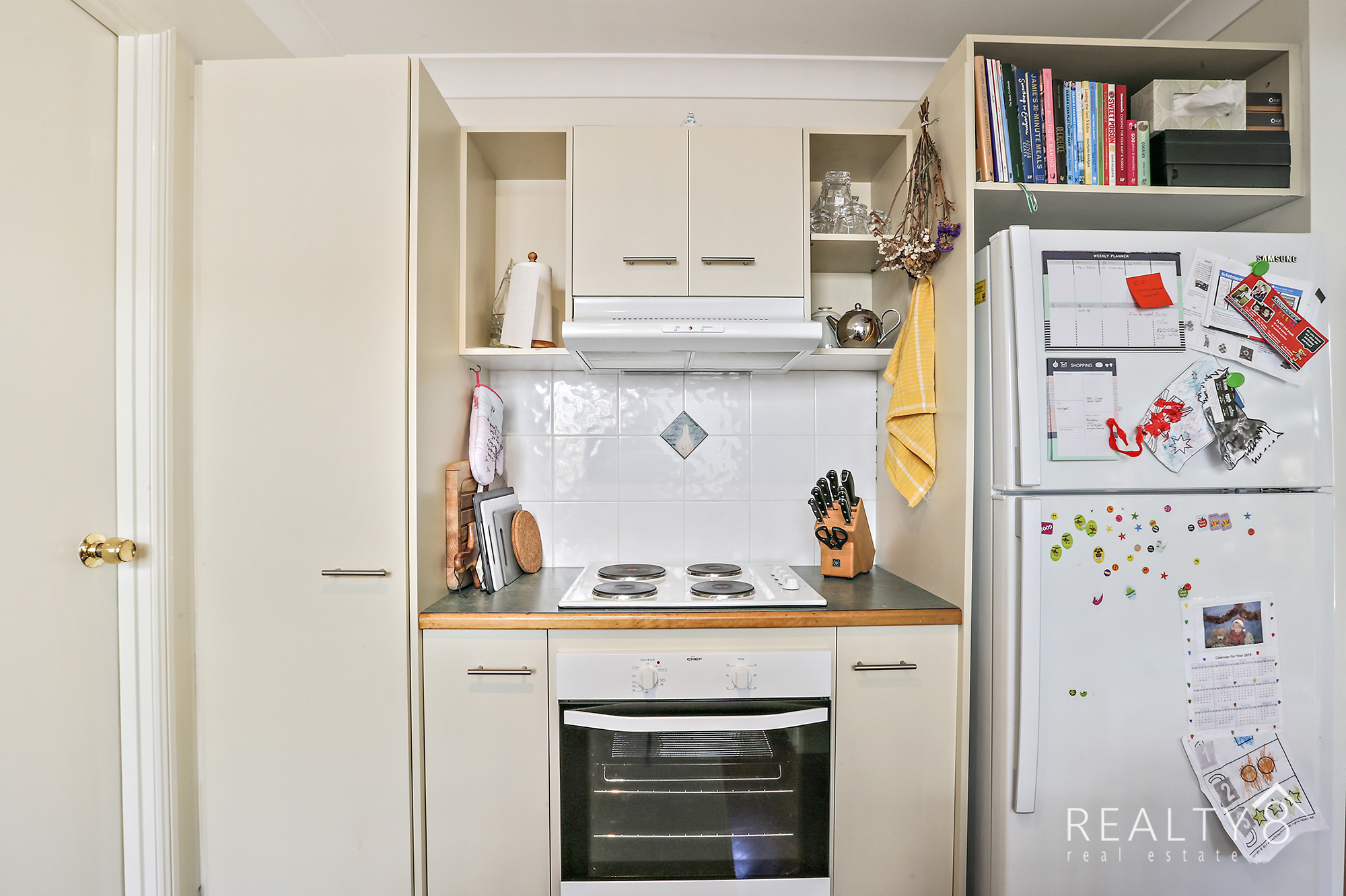Spacious 2 bedroom Townhouse - Immaculate throughout