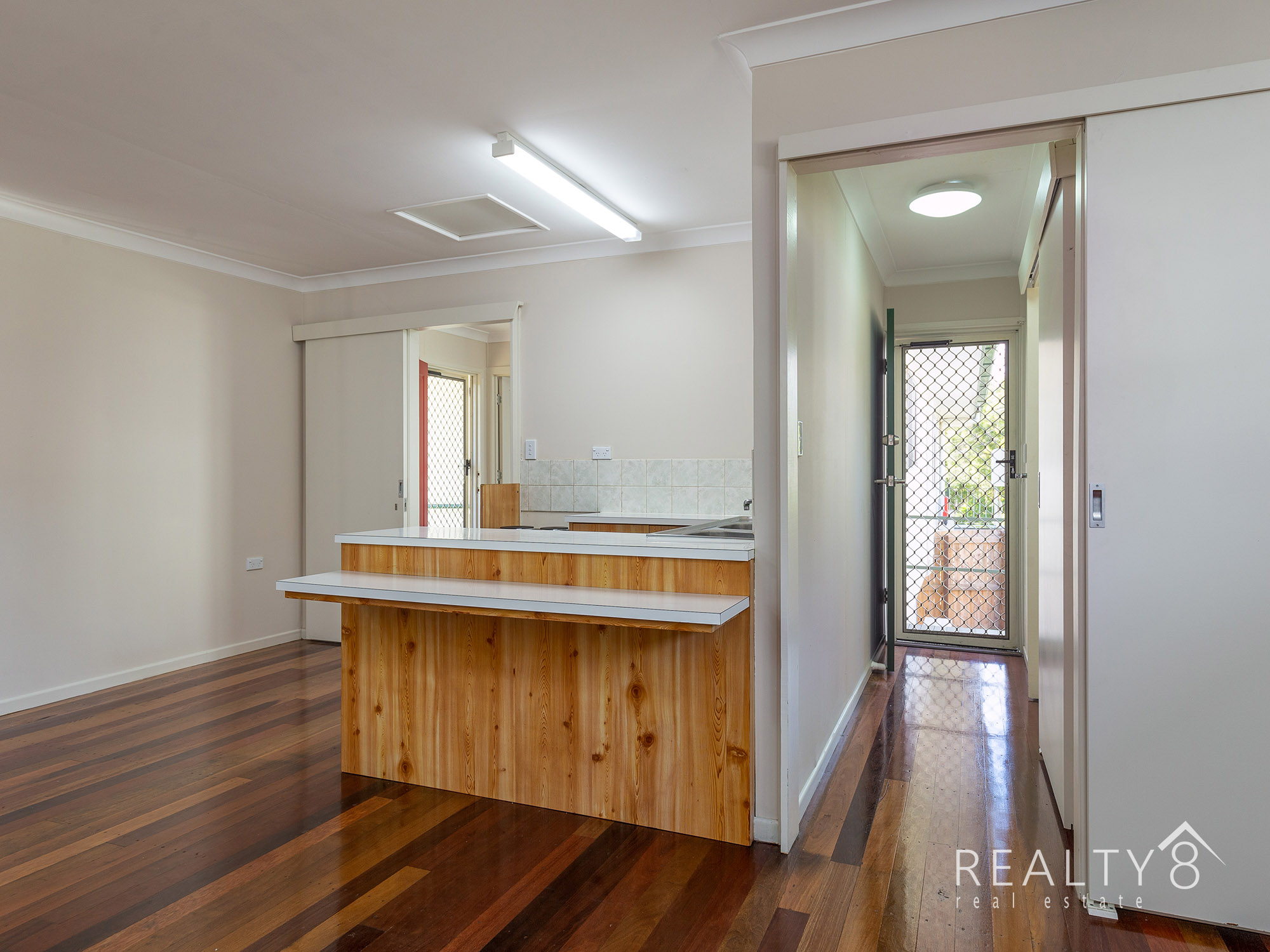 Modern one-bedroom Studio Apartment in Wishart