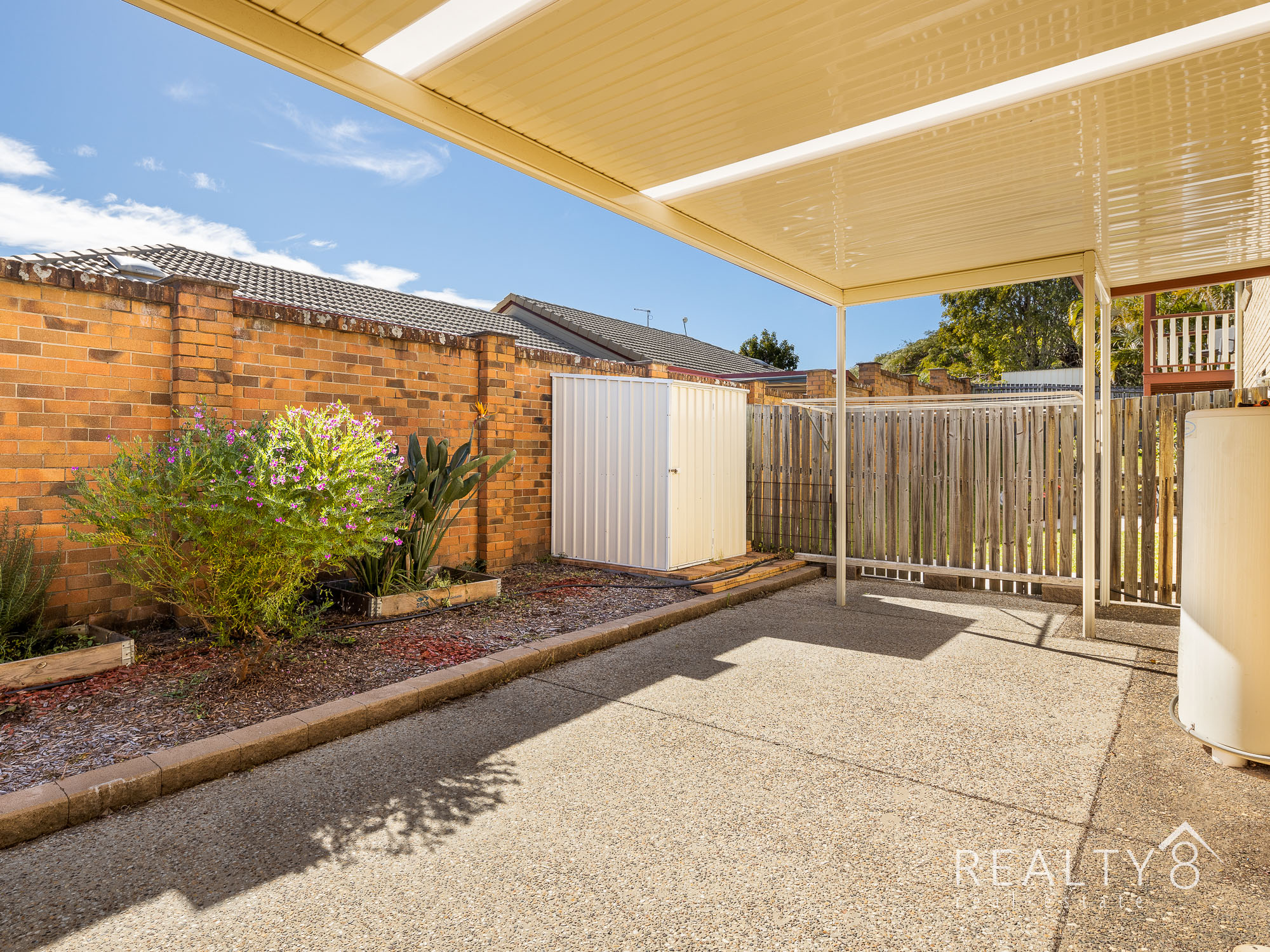 Superb multi level townhouse - Mansfield State High Catchment