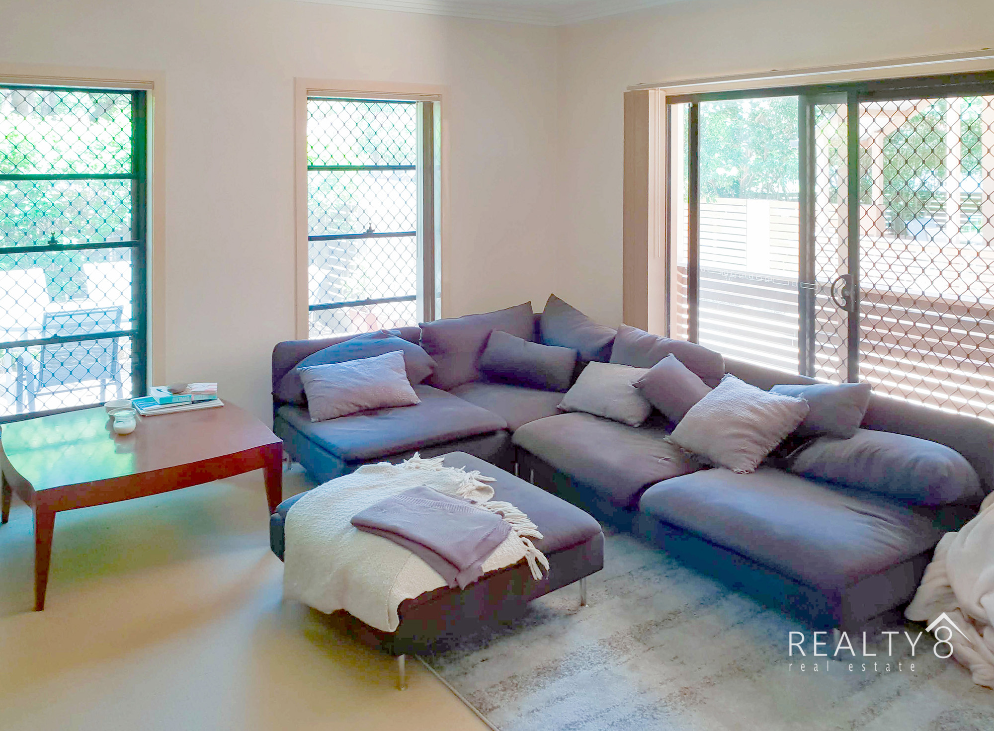 Modern 3 Bedroom Townhouse - Great Location