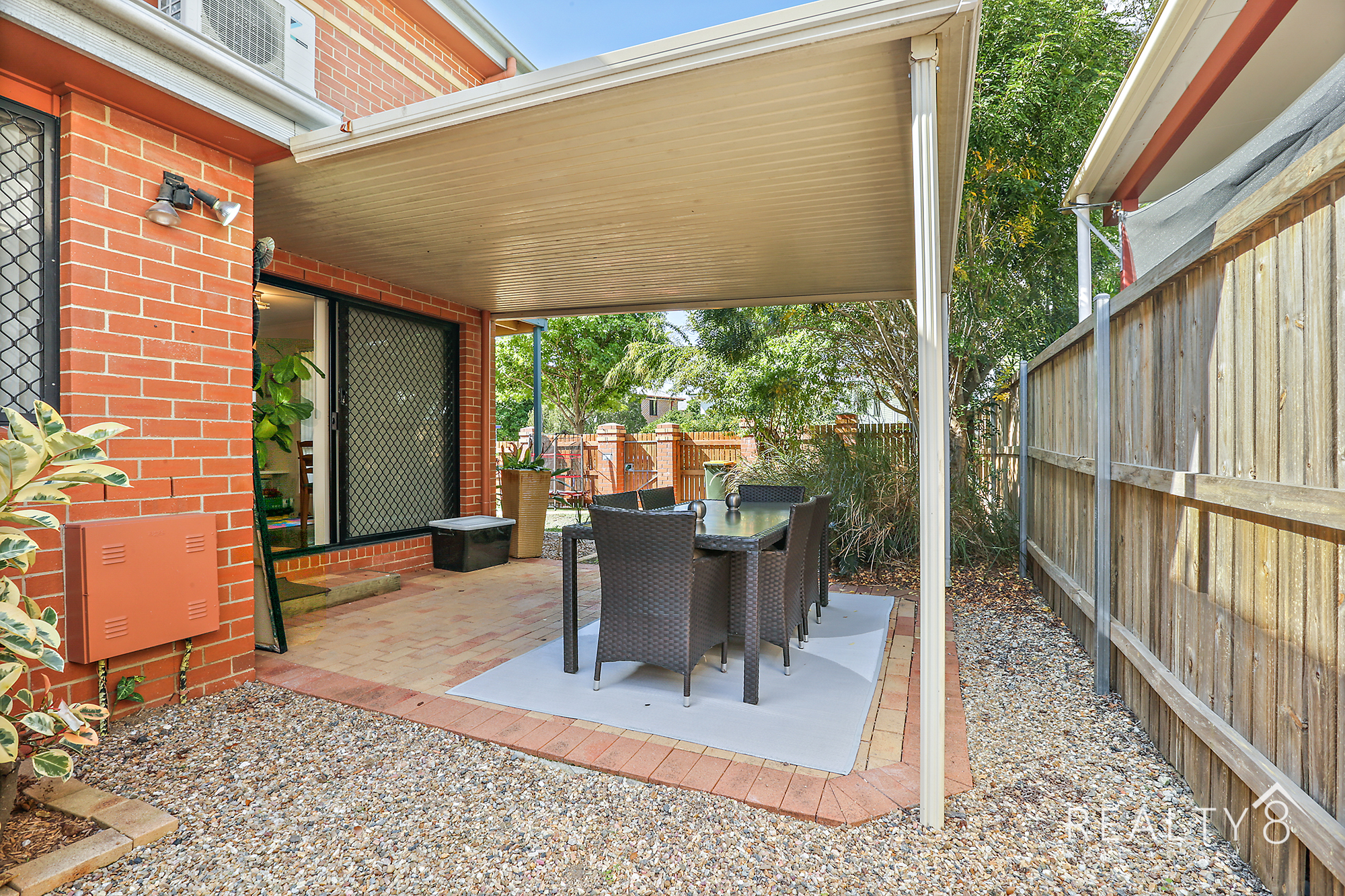 Spacious 2 bedroom Townhouse - Immaculate throughout