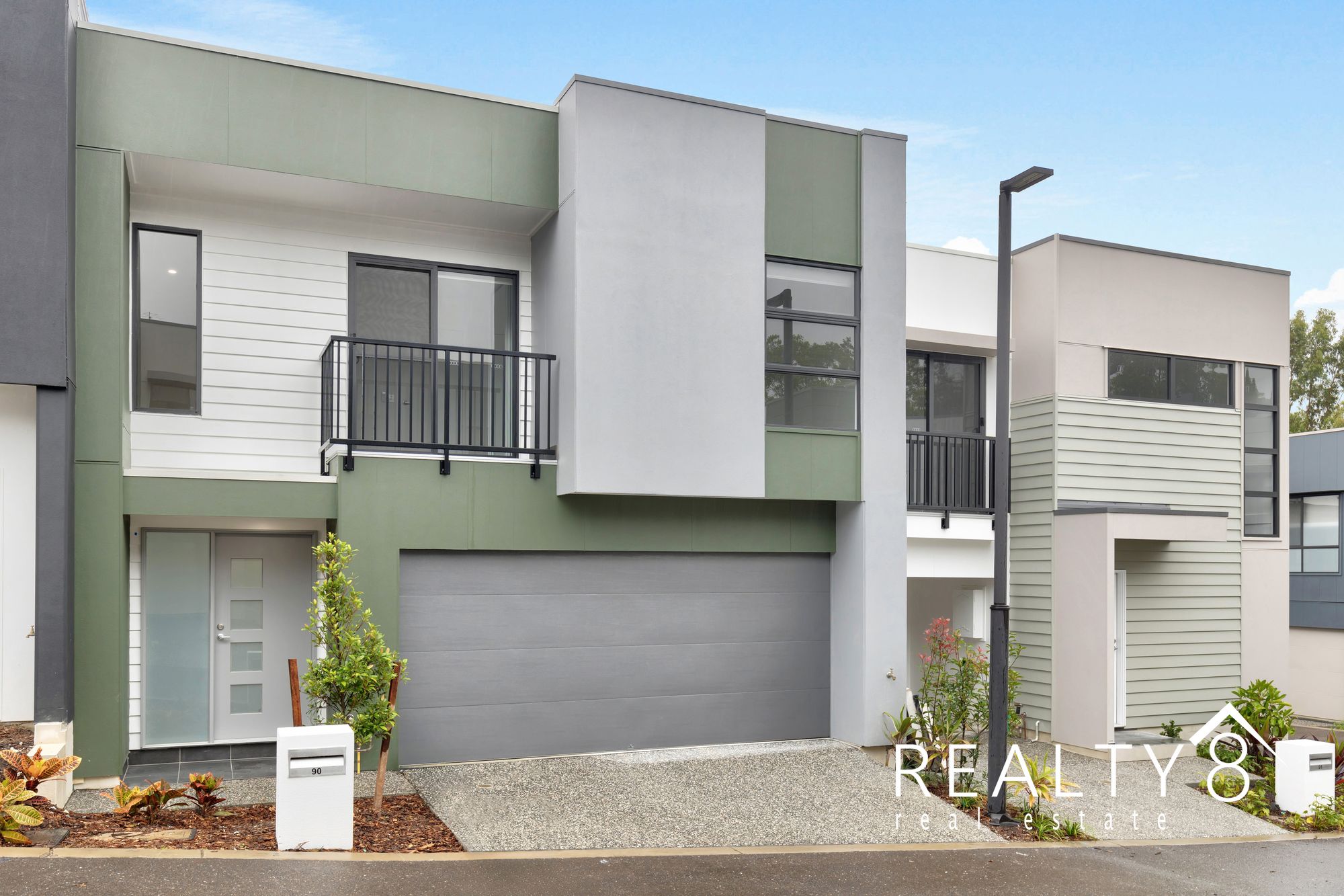 Modern Comfort and Convenient Living in Rochedale: 4-Bedroom Home - Mansfield State Catchment