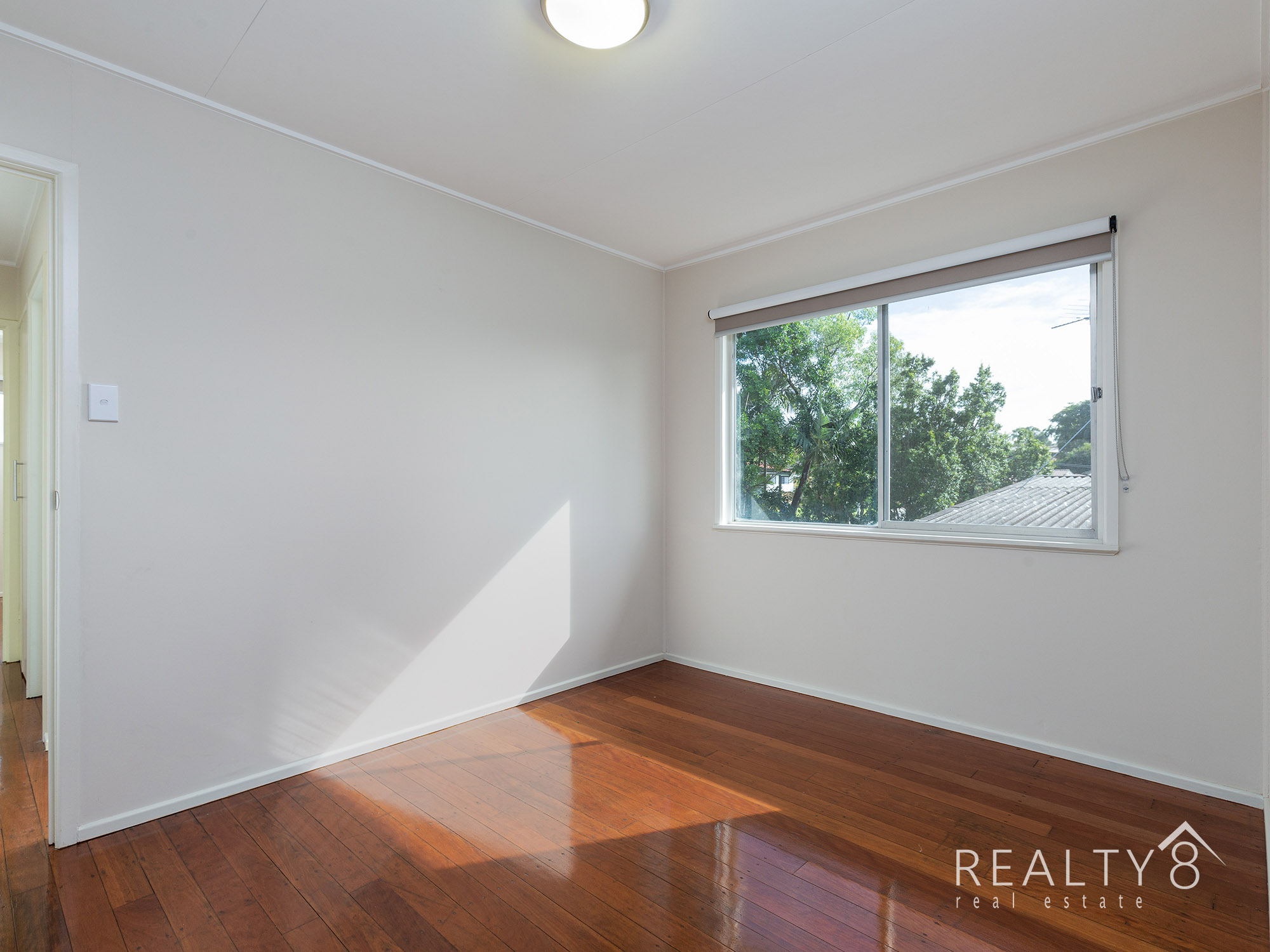3 Bedroom Highset in Mansfield State High and Wishart SS Catchment