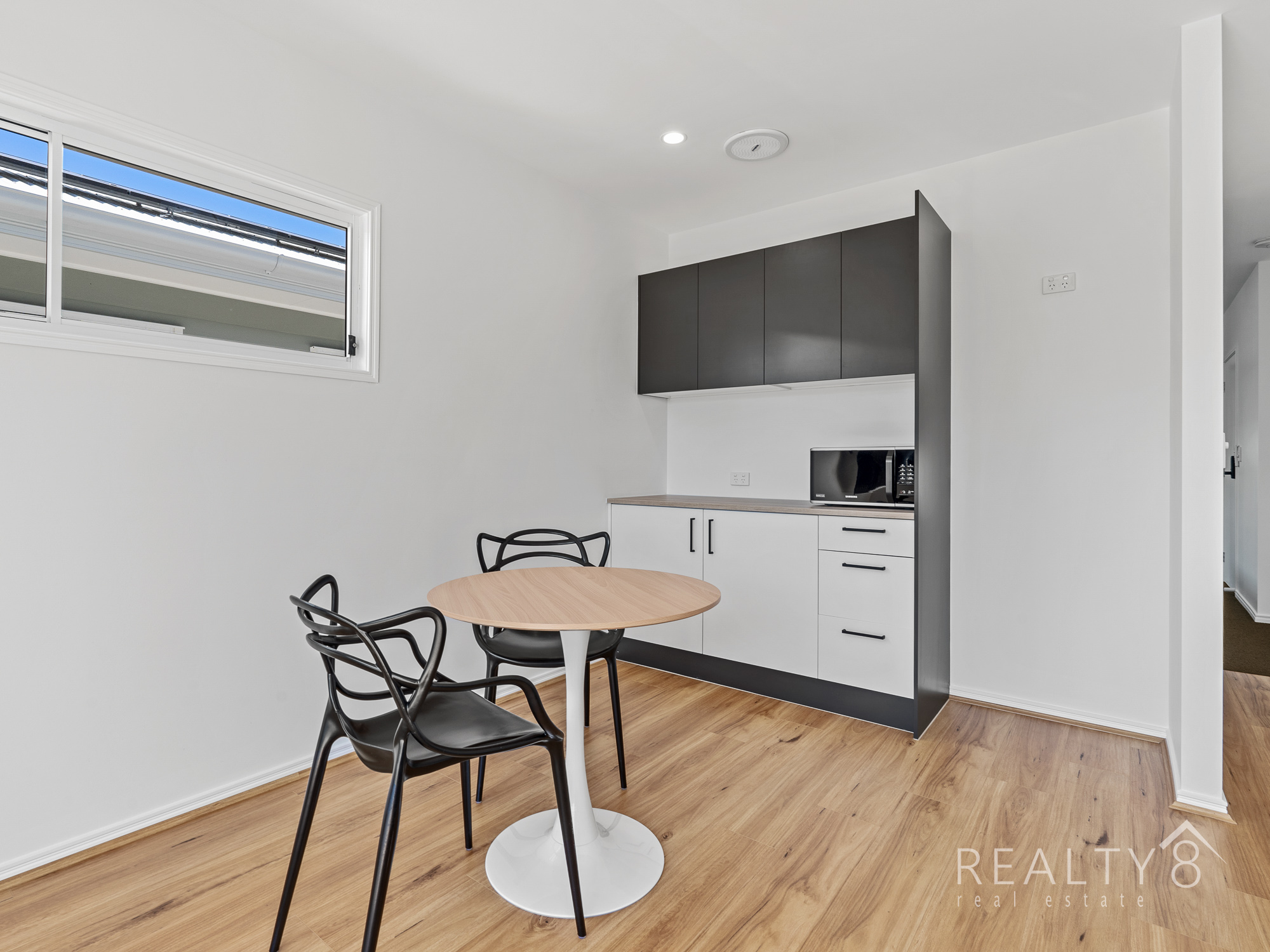 Fully Furnished Micro Apartment in Mitchelton + ALL Utilities.