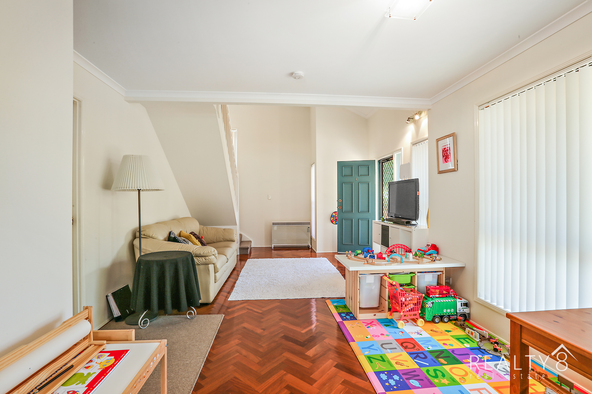 Spacious 2 bedroom Townhouse - Immaculate throughout