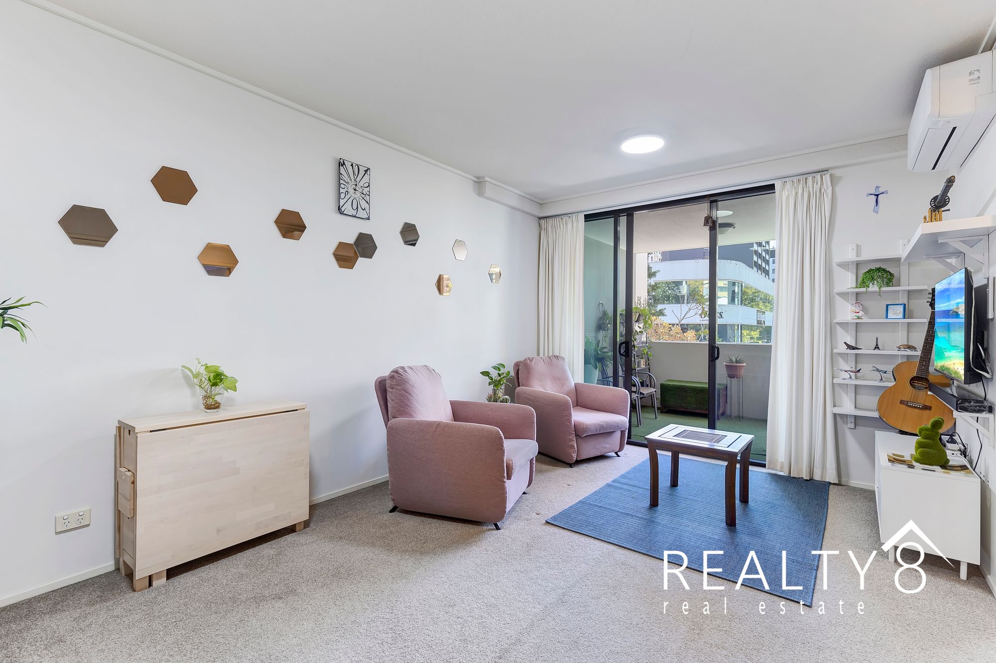 Stylish 2-Bedroom Apartment in Springhill