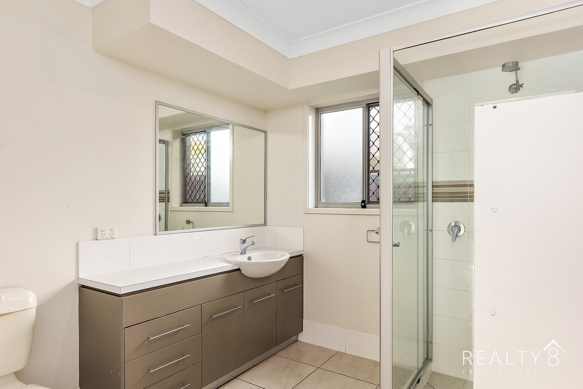 Modern 2 Storey Home in Quiet Street - Close to Esplanade
