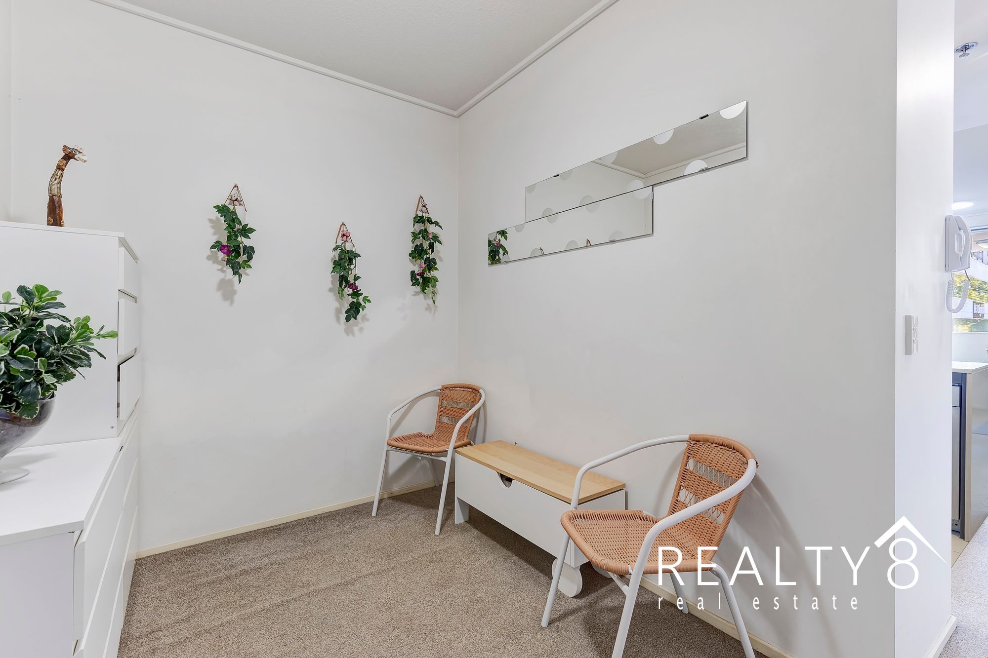 Stylish 2-Bedroom Apartment in Springhill