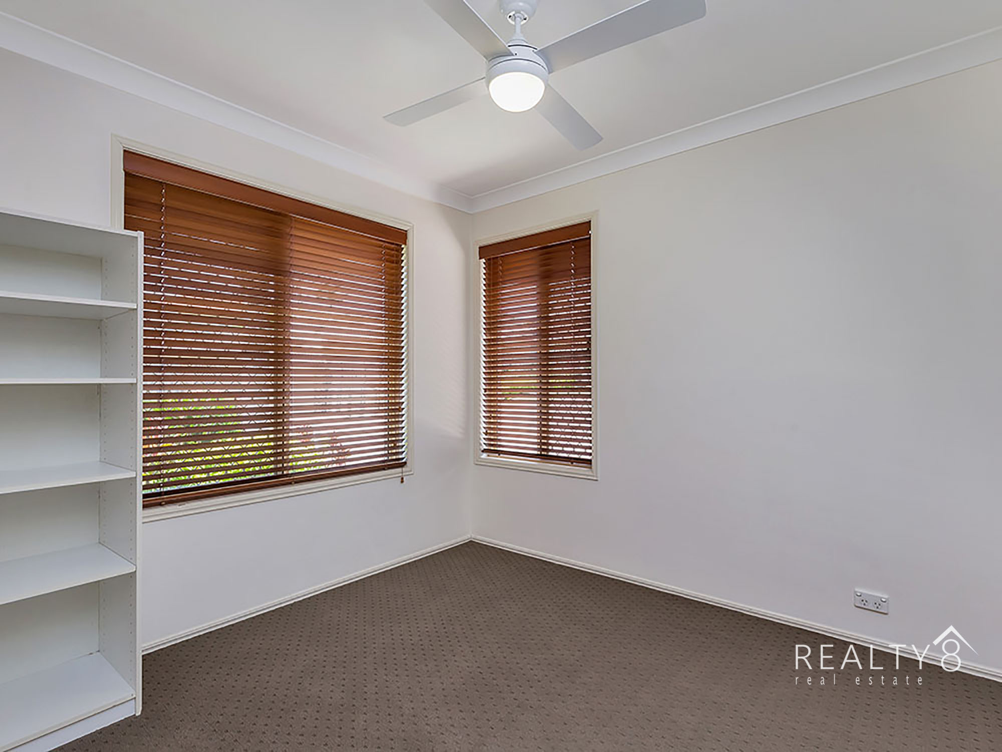 Superb Low Set Villa - Mansfield State High Catchment