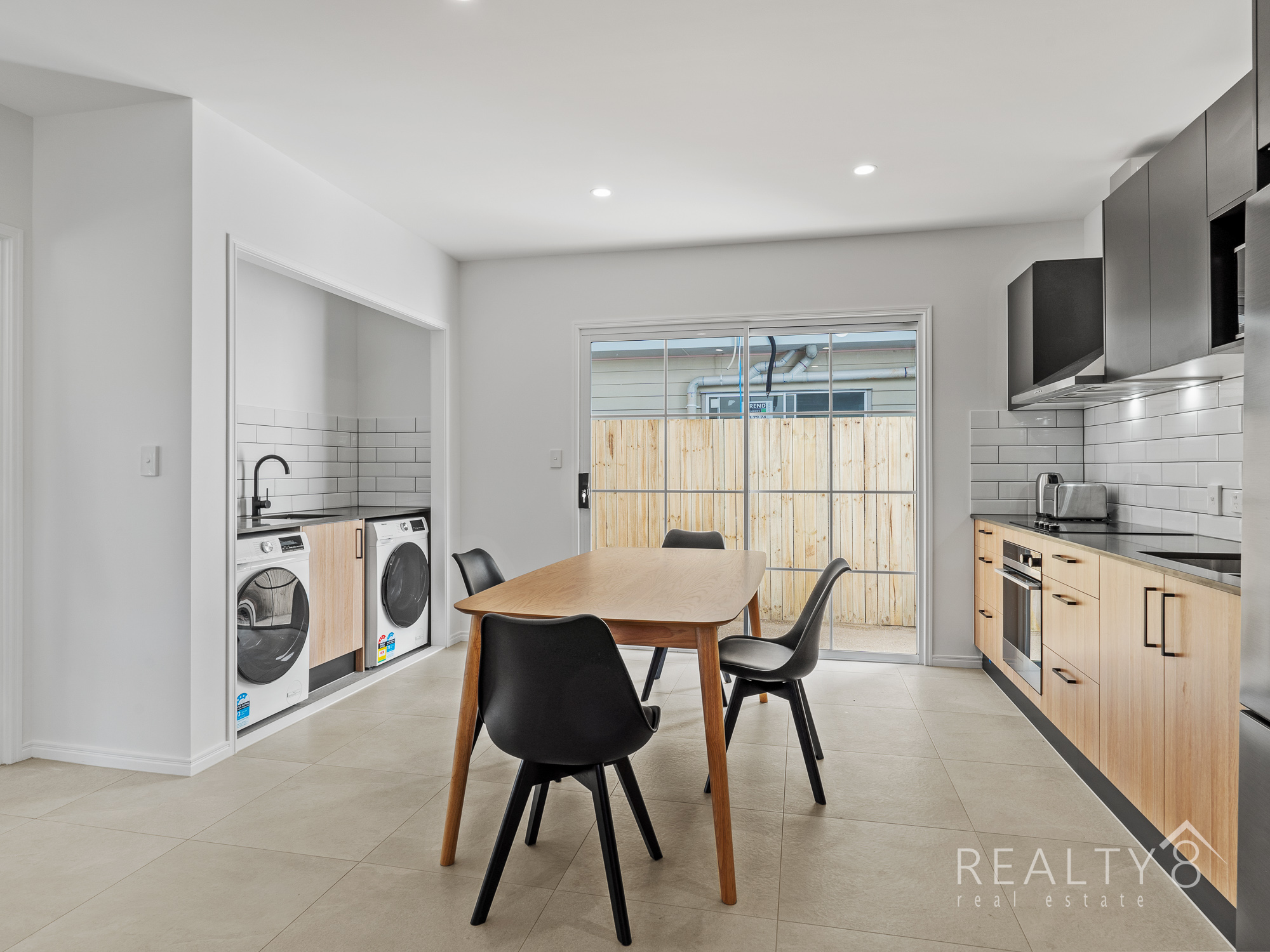 Fully Furnished Micro Apartment in Mitchelton + ALL Utilities.