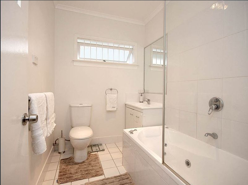 Gorgeous 3 bedroom home - polished timber floors throughout