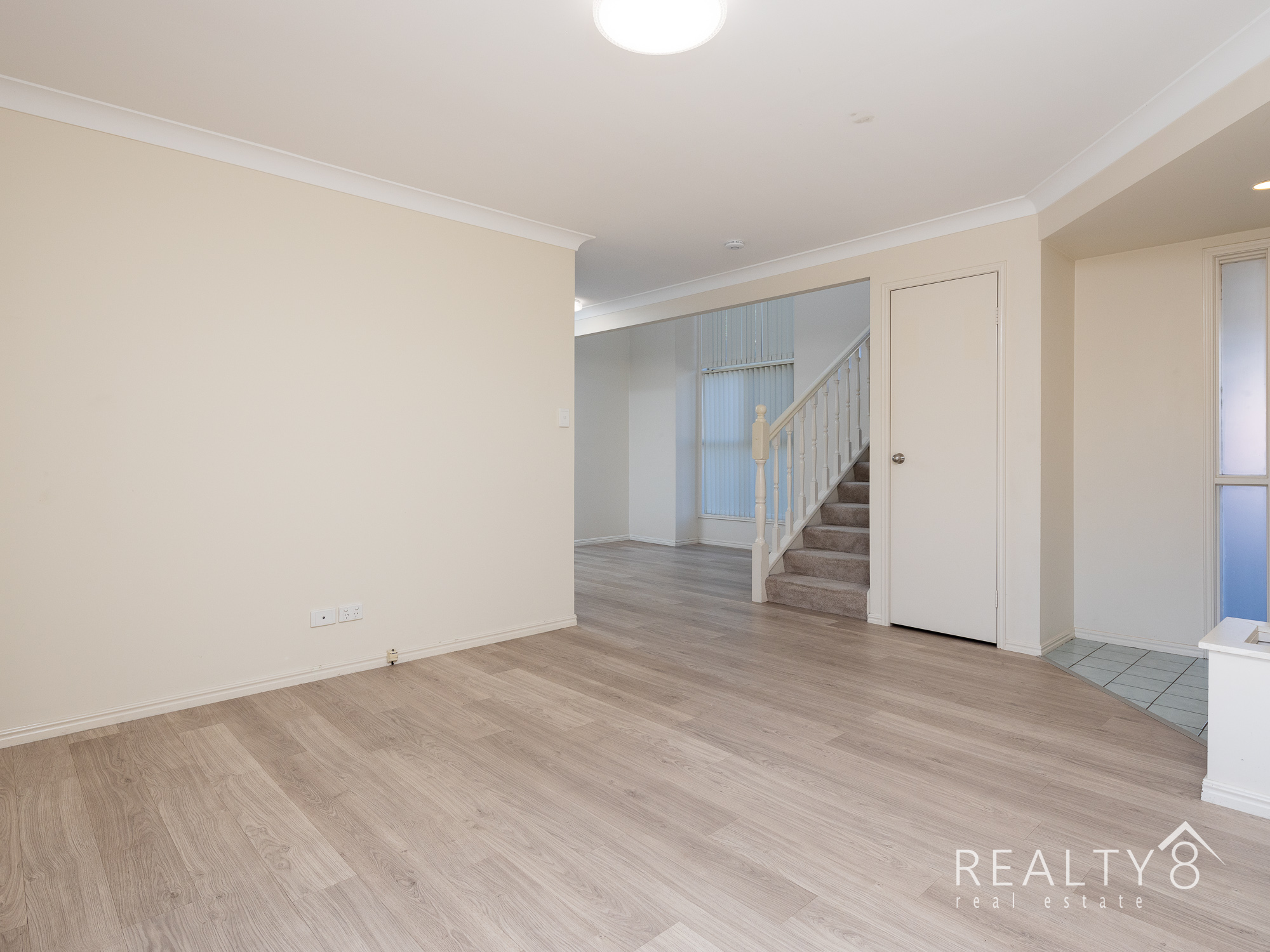 Superb multi level townhouse - Mansfield State High Catchment