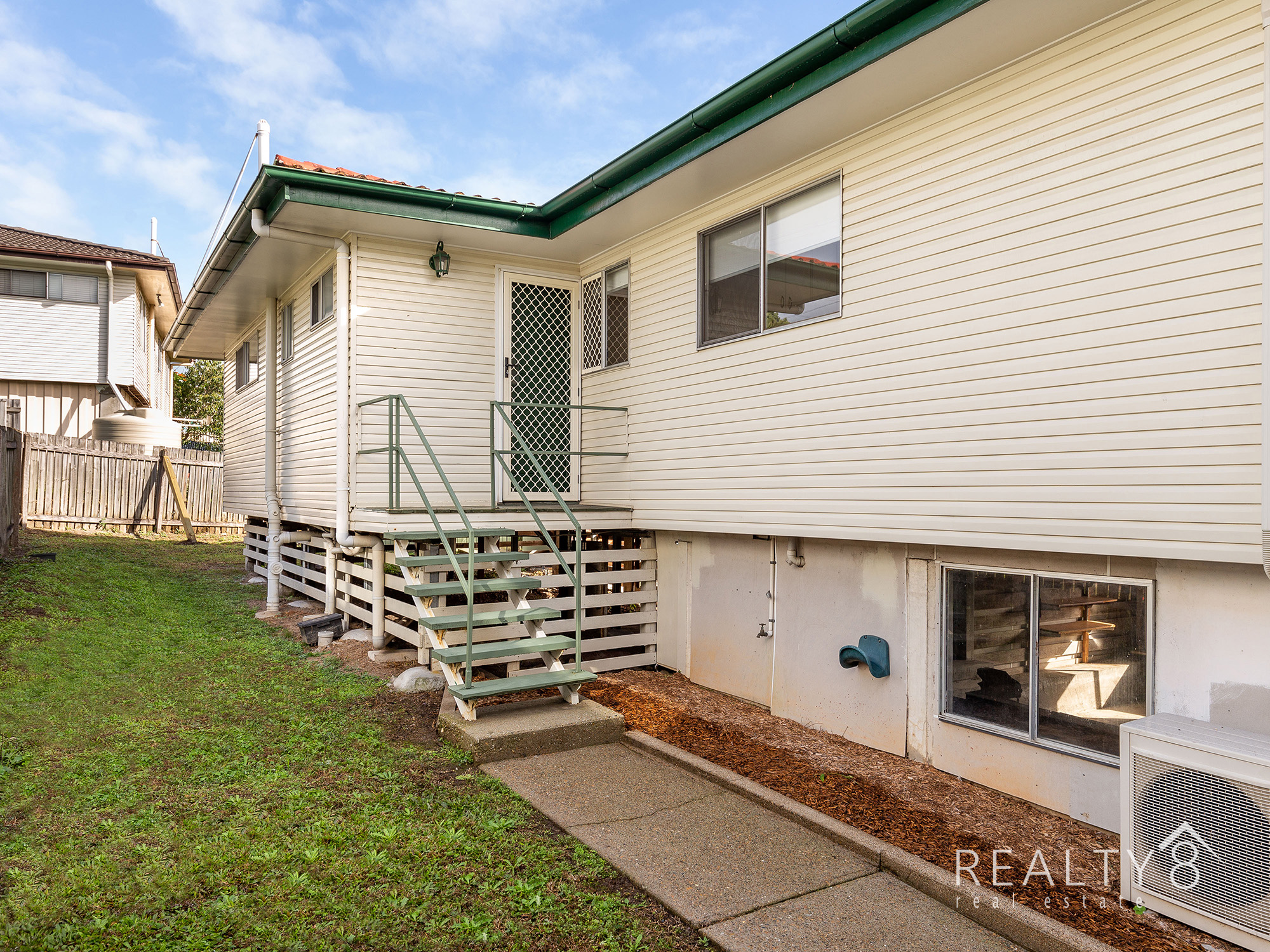 Modern one-bedroom Studio Apartment in Wishart