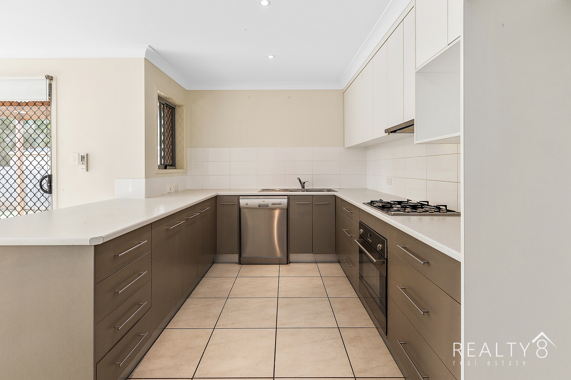 Modern 2 Storey Home in Quiet Street - Close to Esplanade
