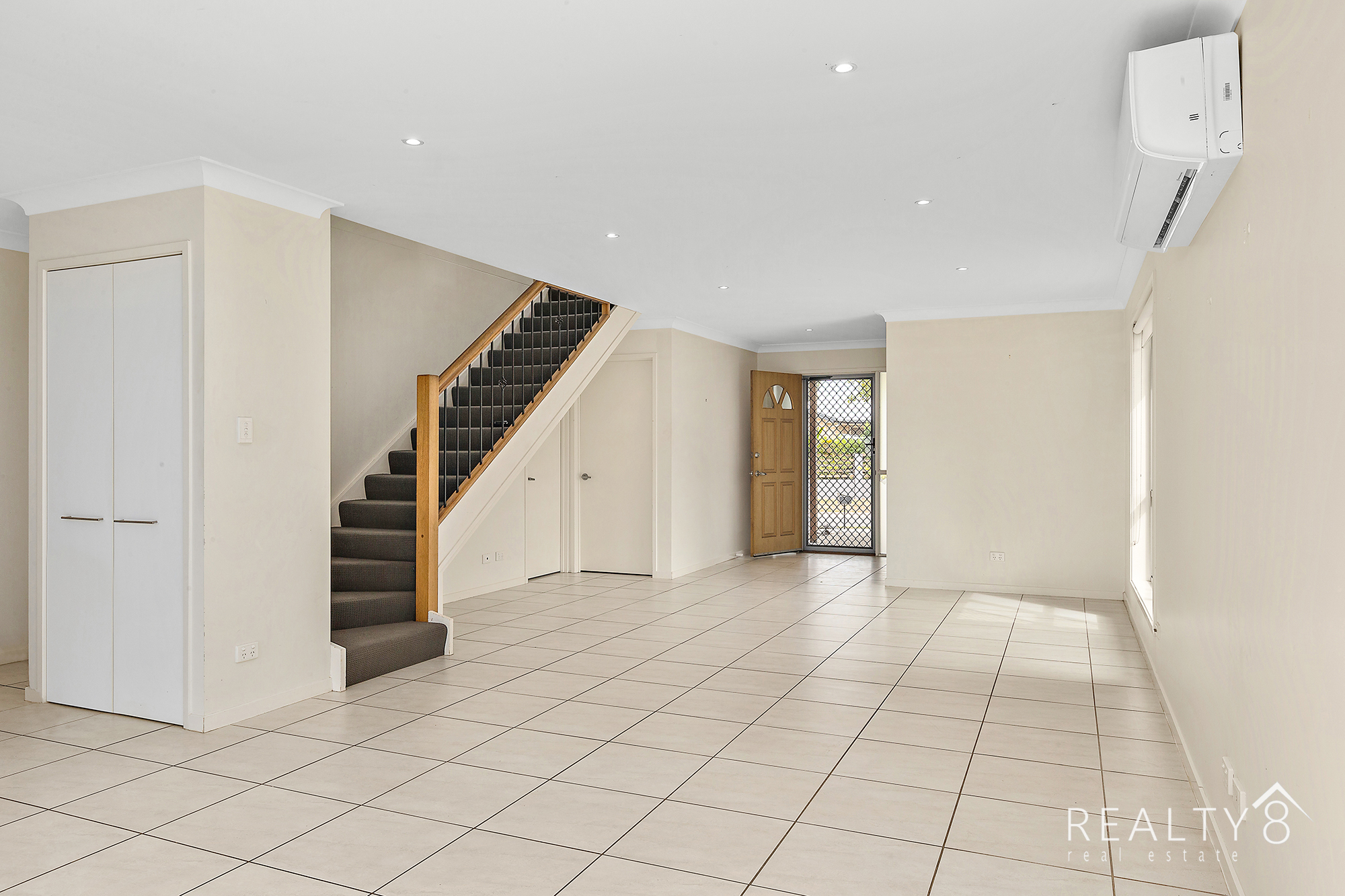 Modern 2 Storey Home in Quiet Street - Close to Esplanade