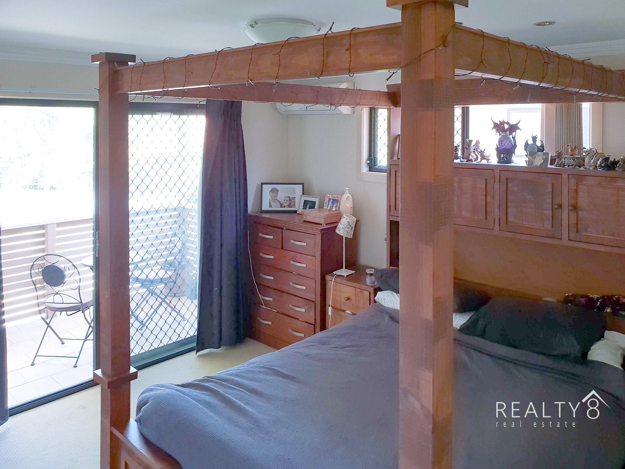 Modern 3 Bedroom Townhouse - Great Location