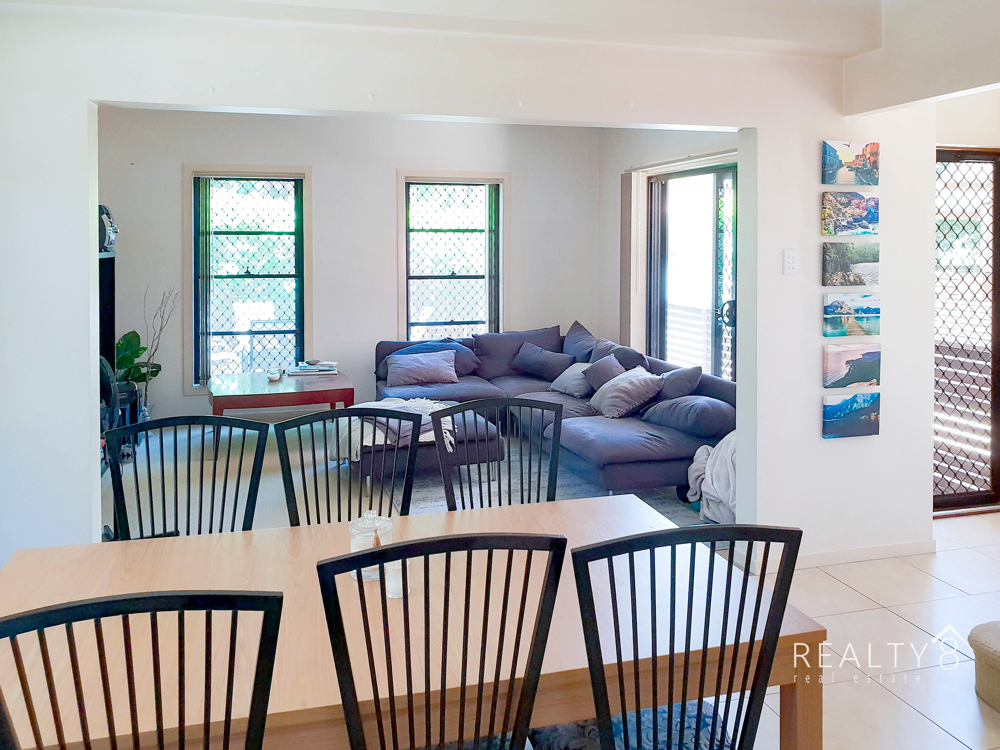 Modern 3 Bedroom Townhouse - Great Location