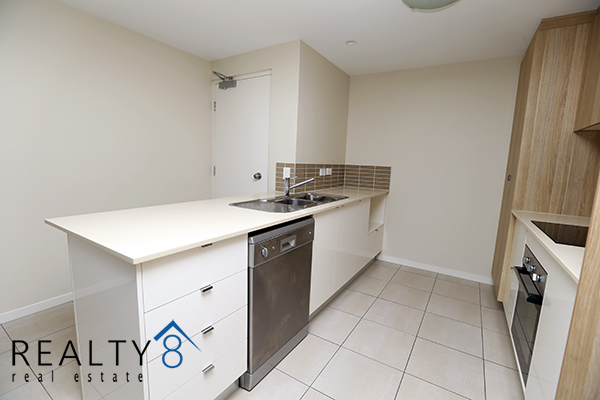 Modern 2 Bedroom Apartment - So close to everything!