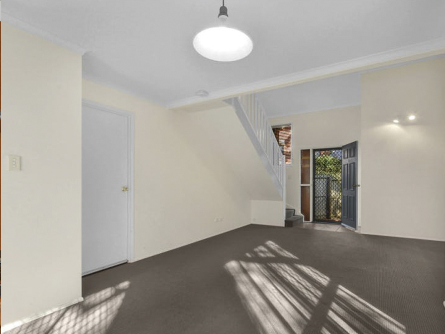 Spacious 2 bedroom Townhouse