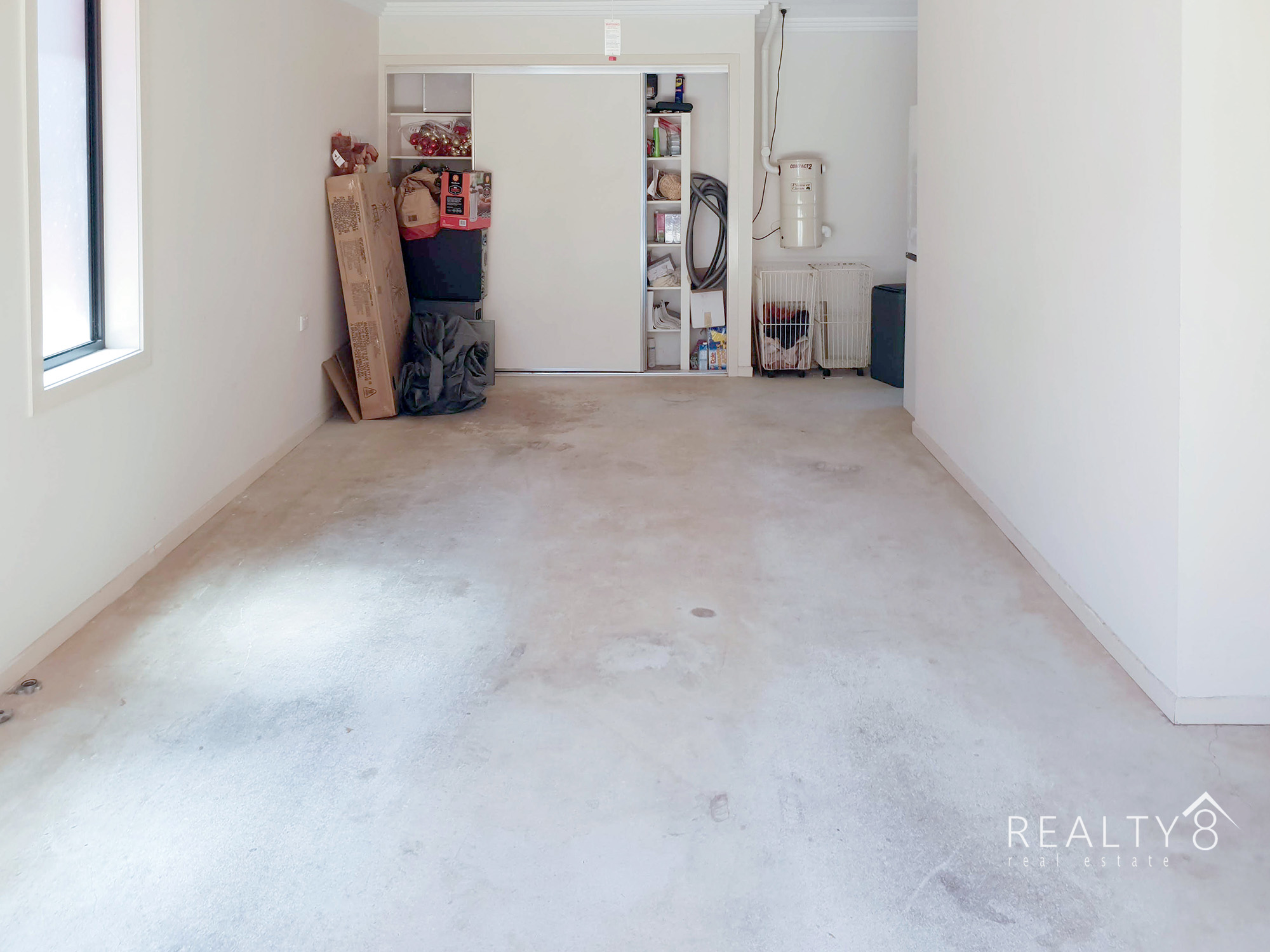 Modern 3 Bedroom Townhouse - Great Location