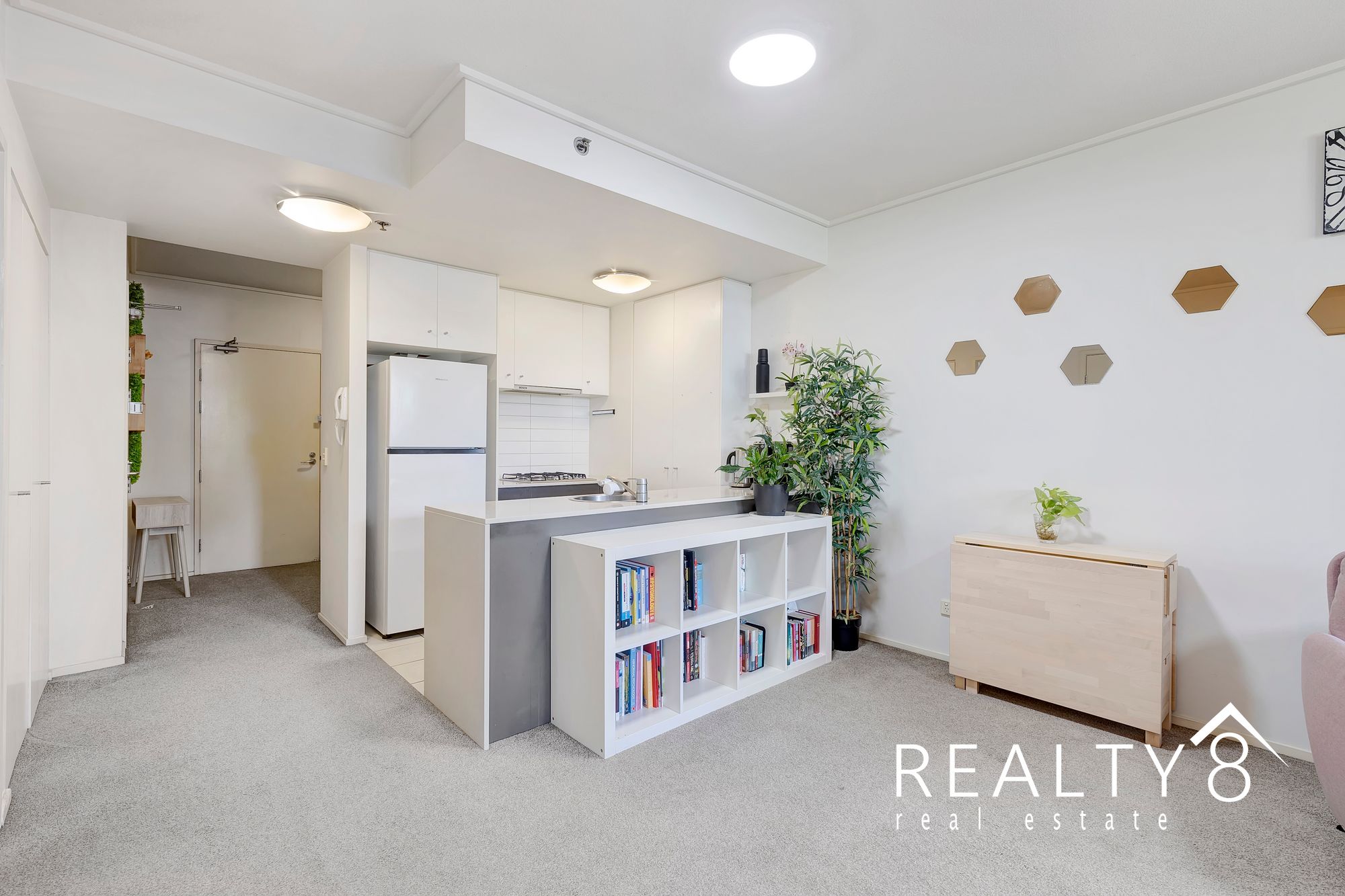 Stylish 2-Bedroom Apartment in Springhill