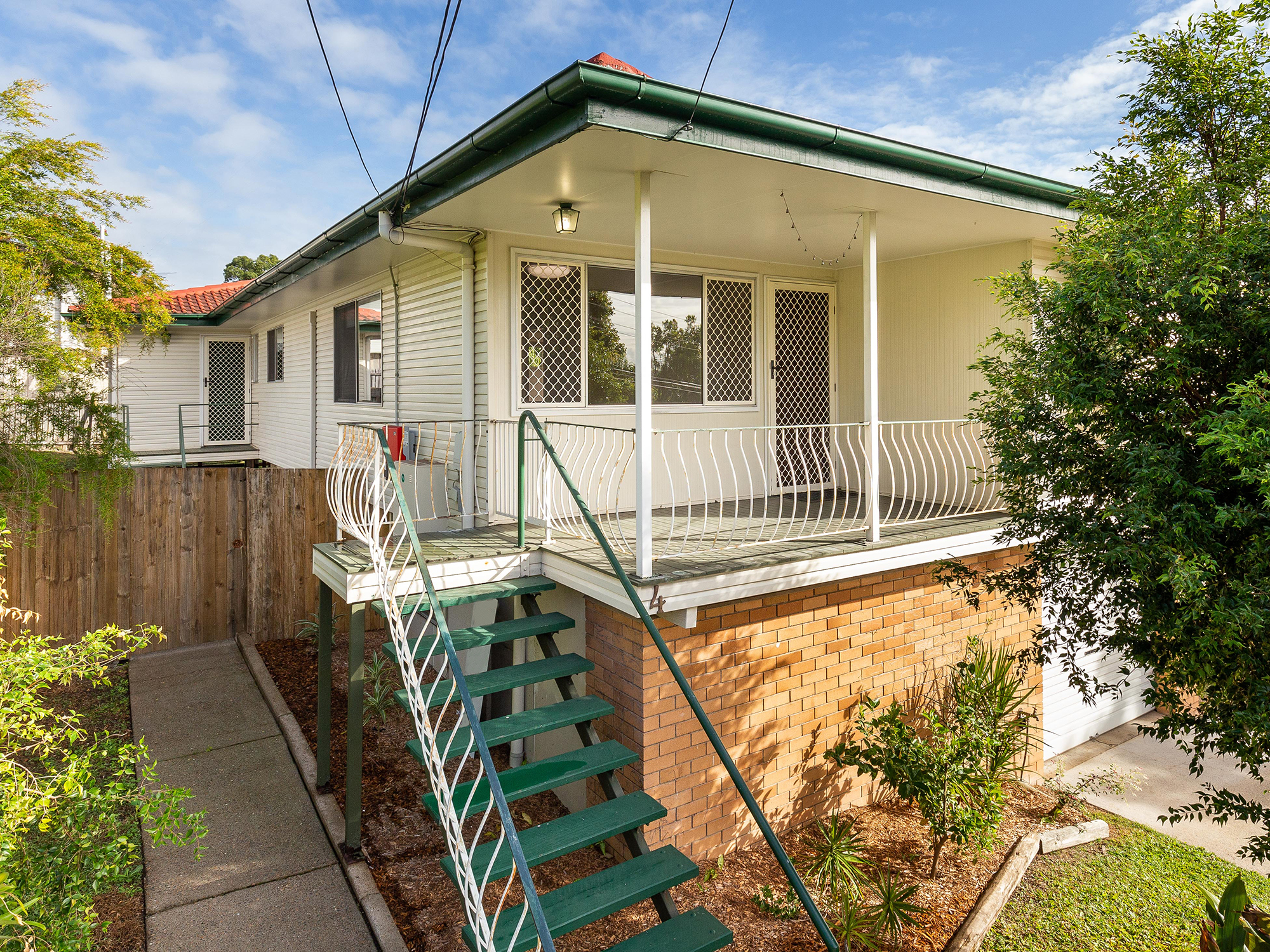 3 Bedroom Highset in Mansfield State High and Wishart SS Catchment
