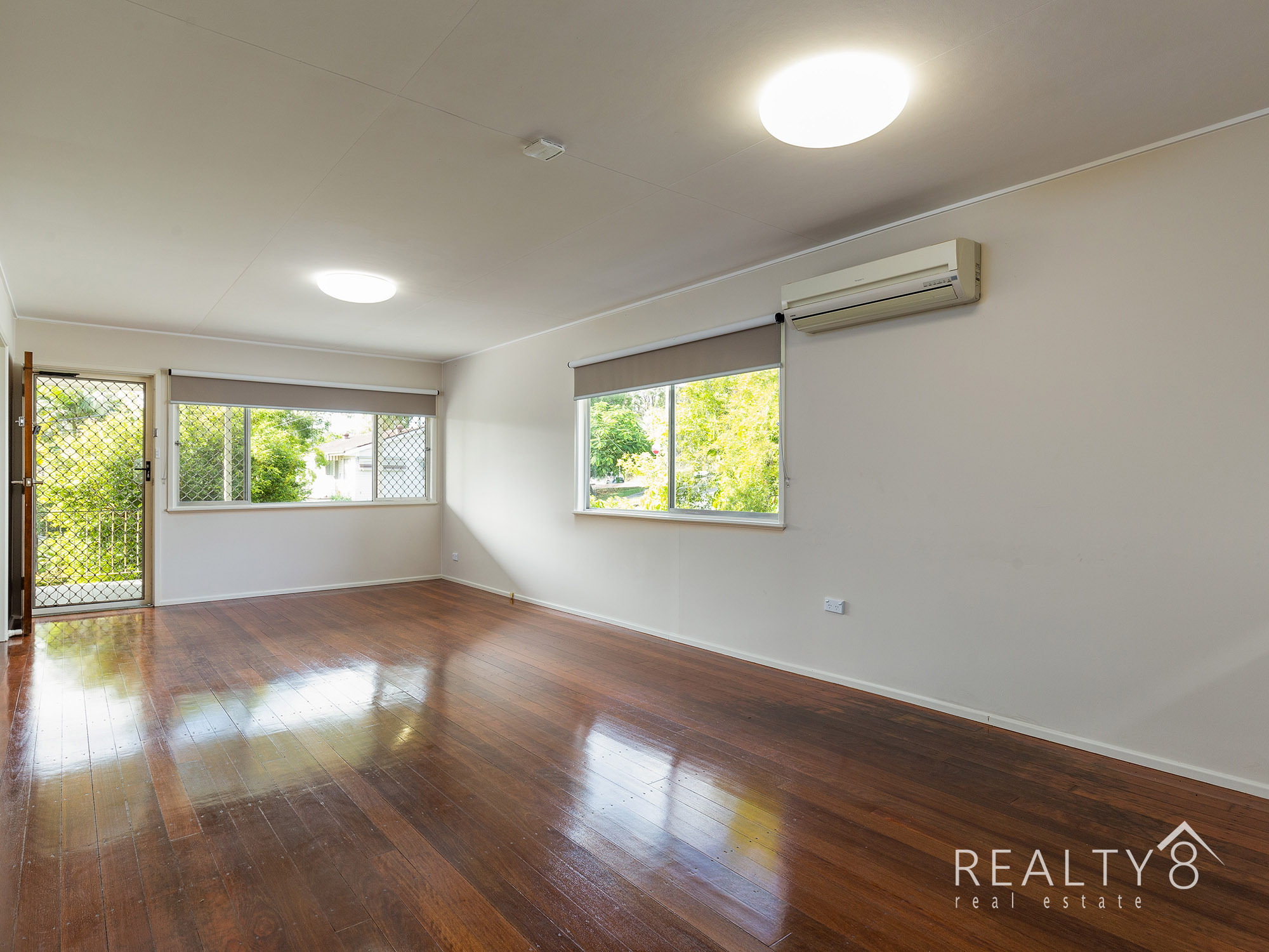 3 Bedroom Highset in Mansfield State High and Wishart SS Catchment