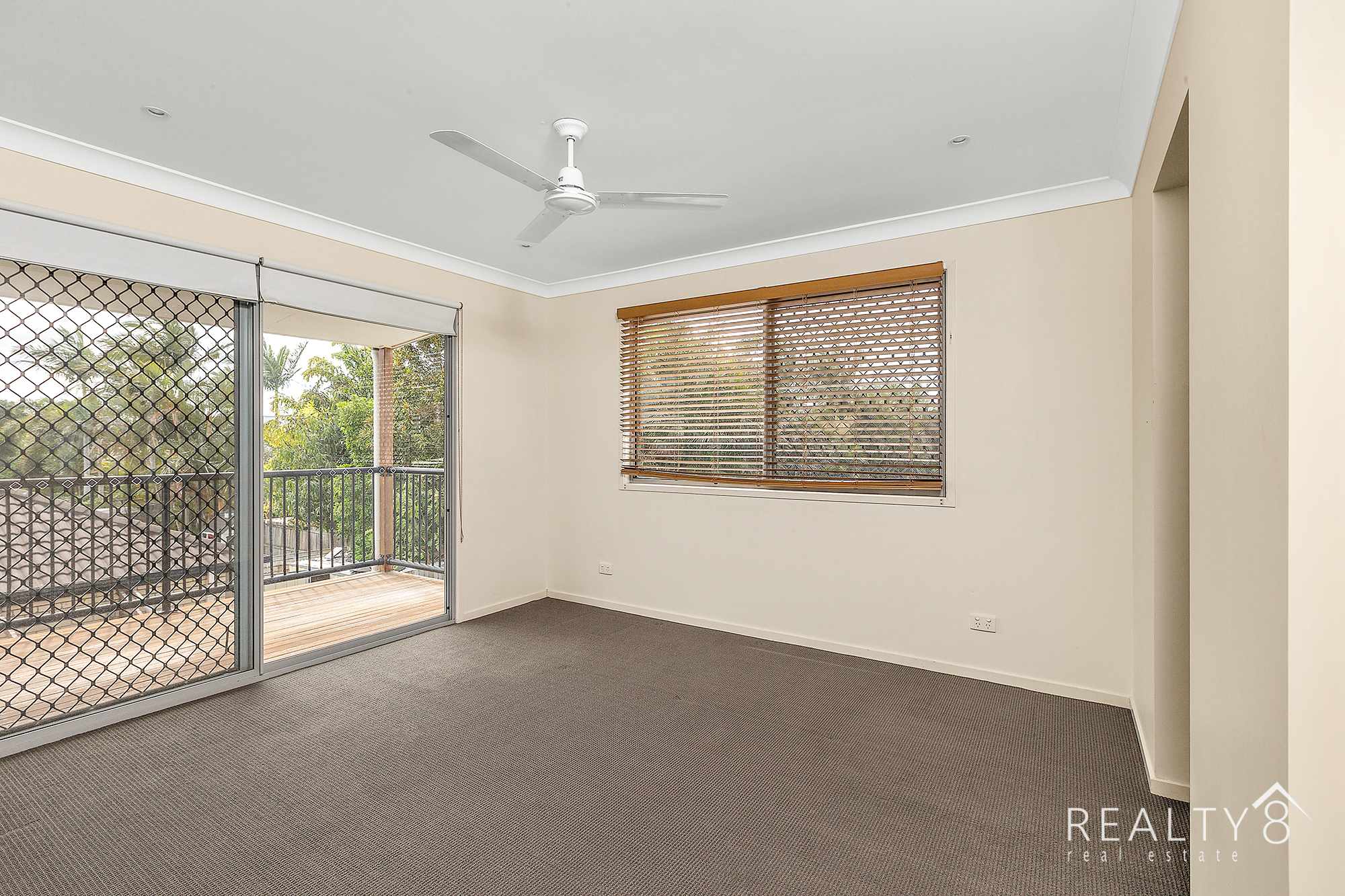Modern 2 Storey Home in Quiet Street - Close to Esplanade