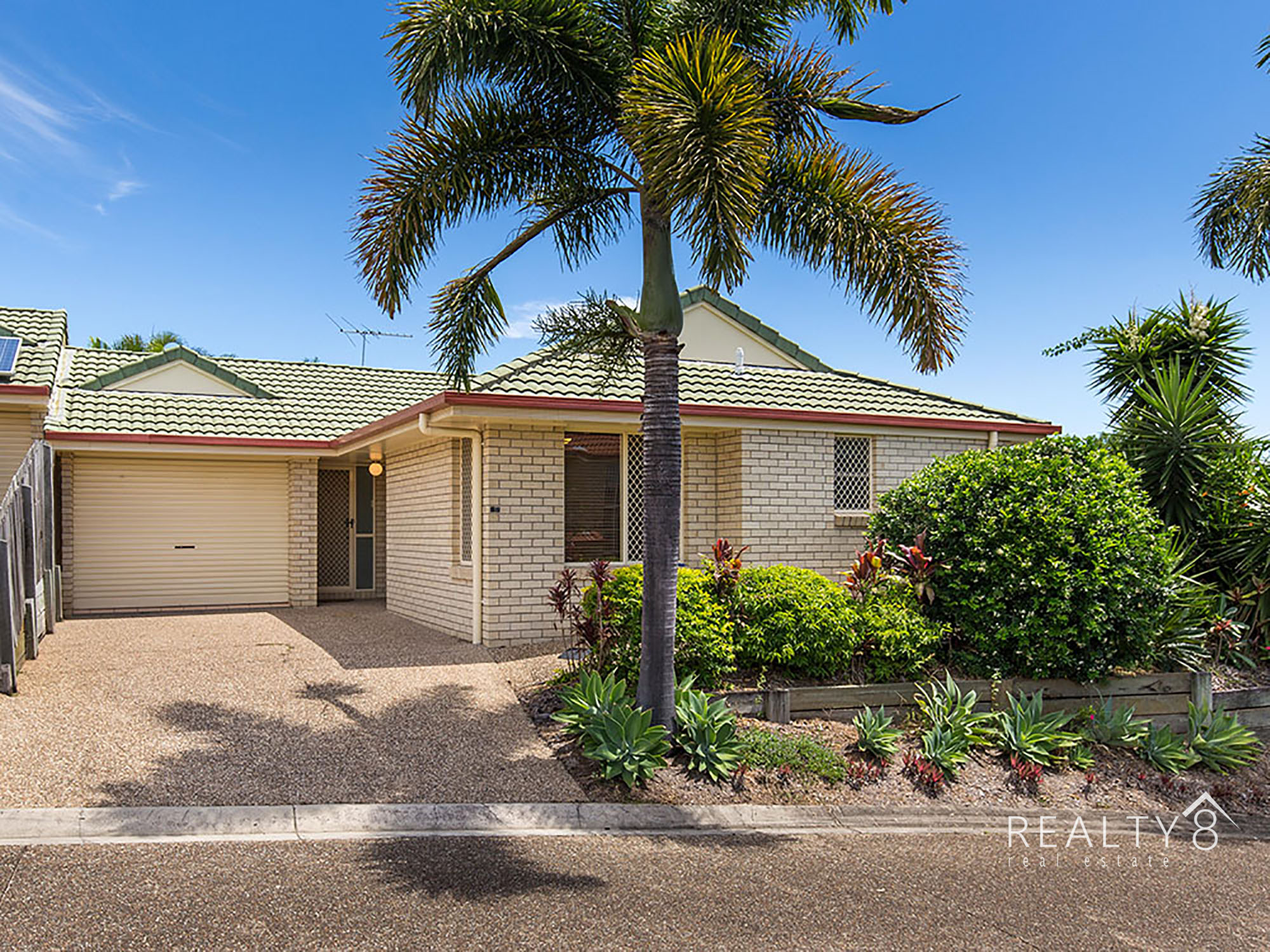 Superb Low Set Villa - Mansfield State High Catchment