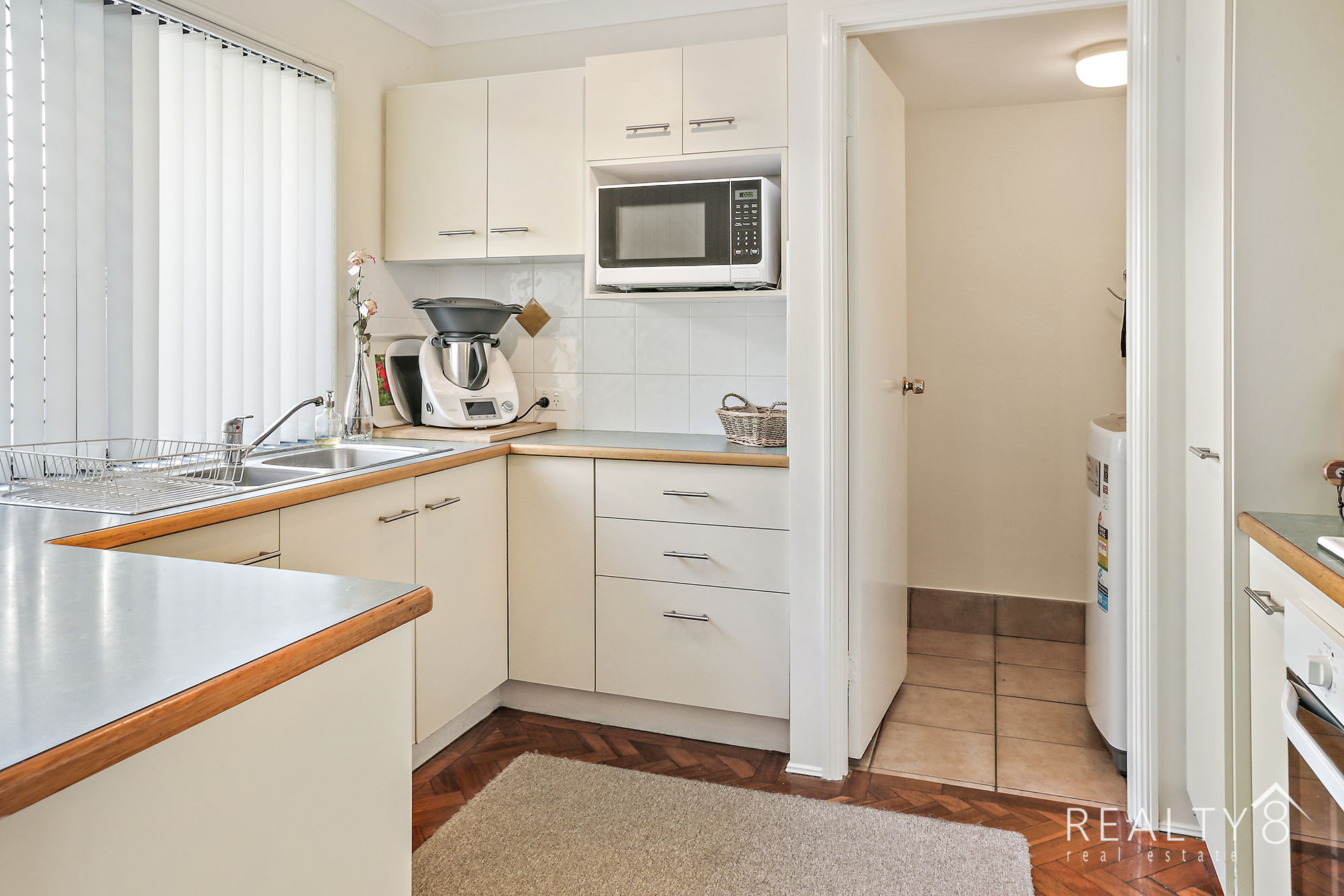 Spacious 2 bedroom Townhouse - Immaculate throughout