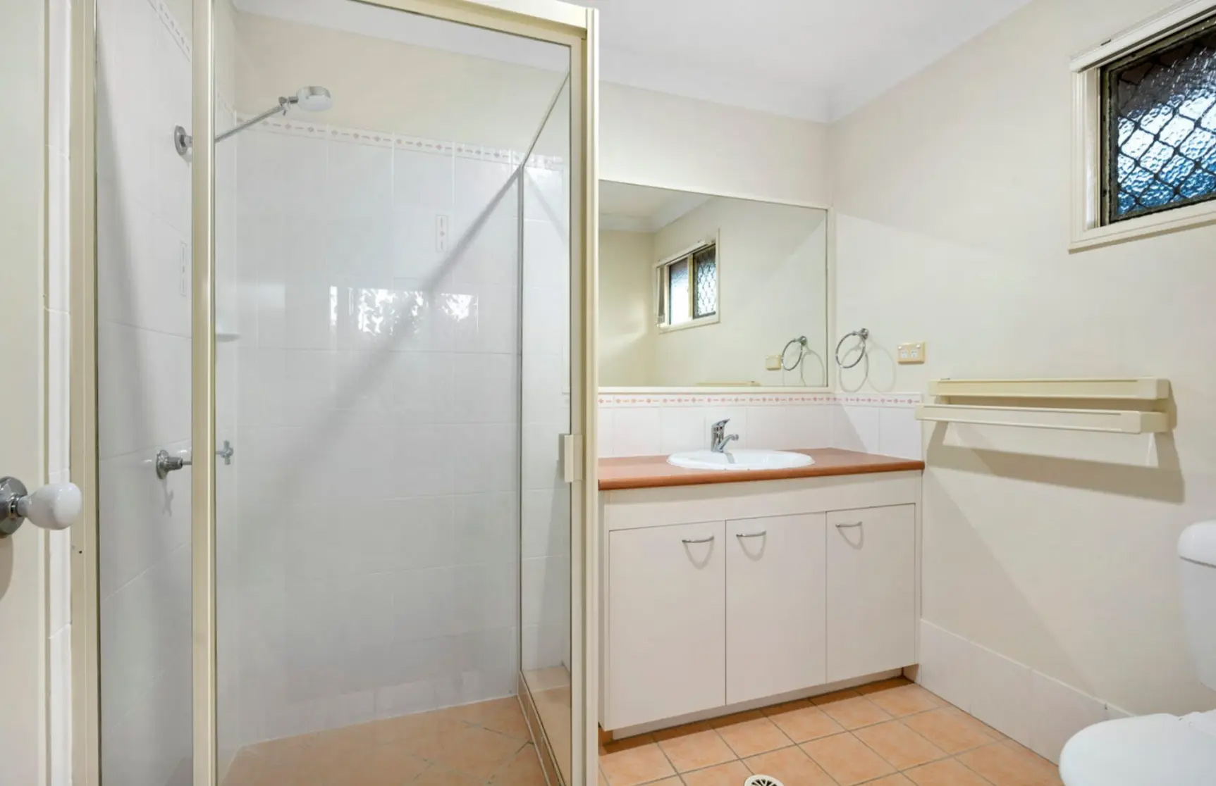 Spacious Family Home in Quiet & Convenient Underwood Location
