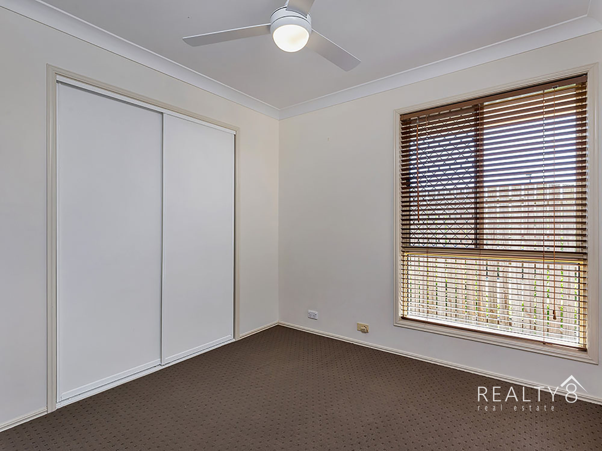 Superb Low Set Villa - Mansfield State High Catchment