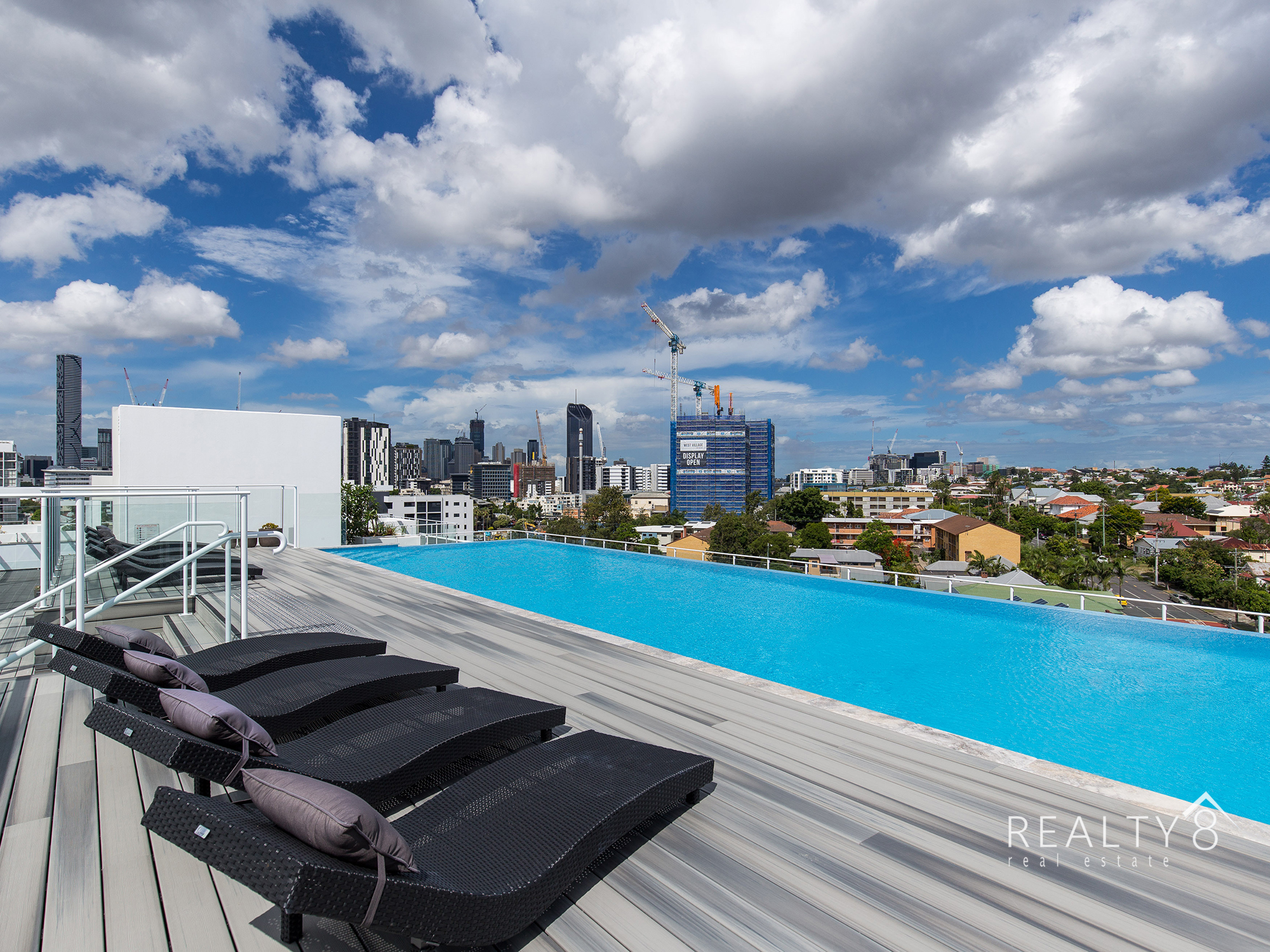 Executive Apartment in West End