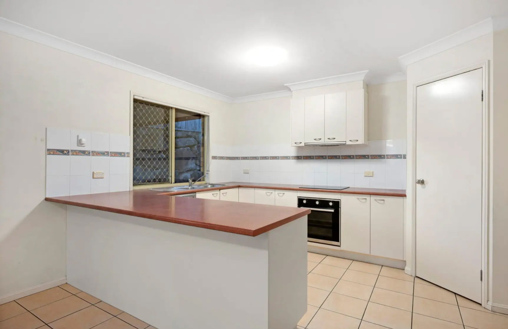Spacious Family Home in Quiet & Convenient Underwood Location