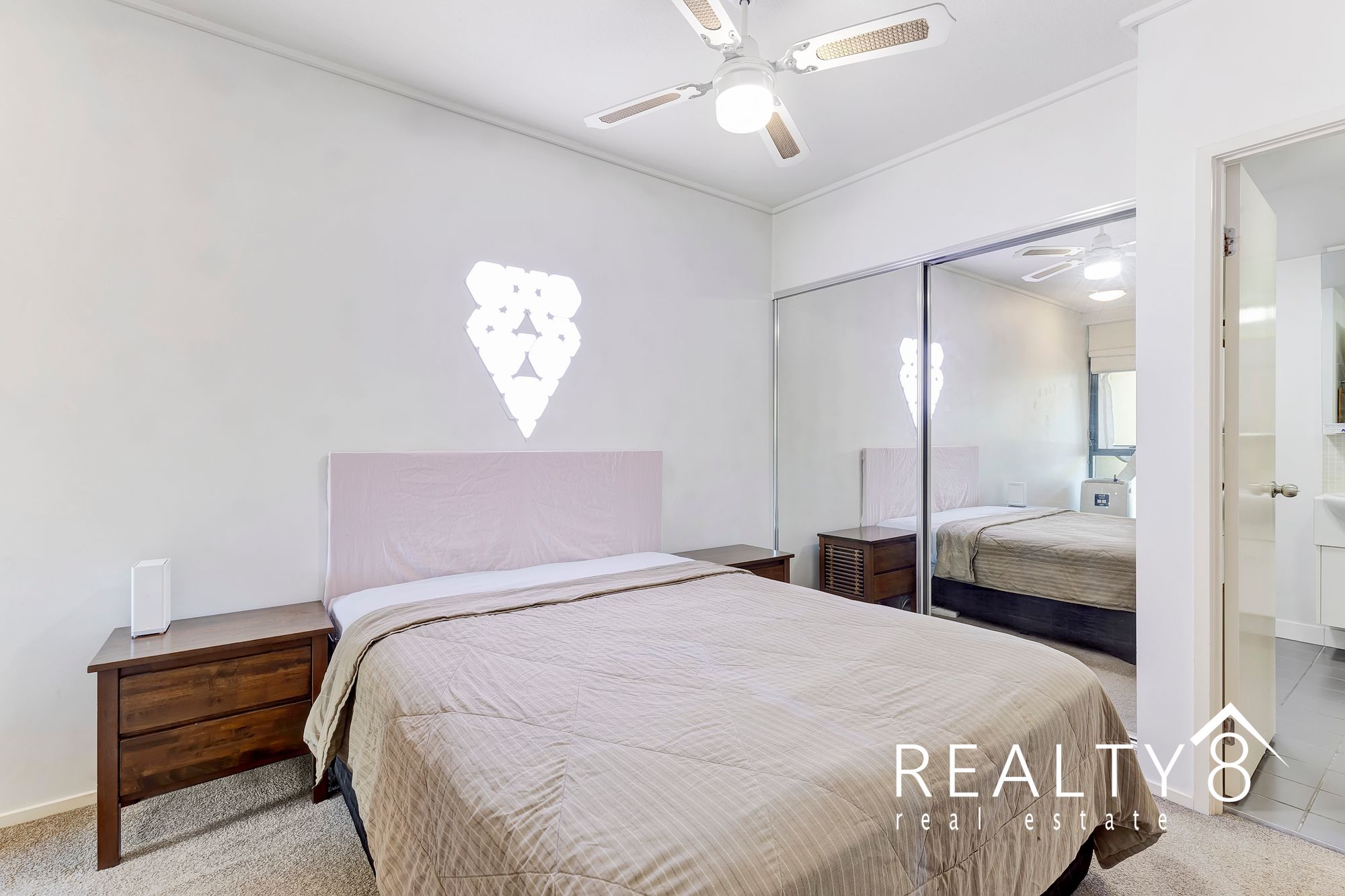 Stylish 2-Bedroom Apartment in Springhill