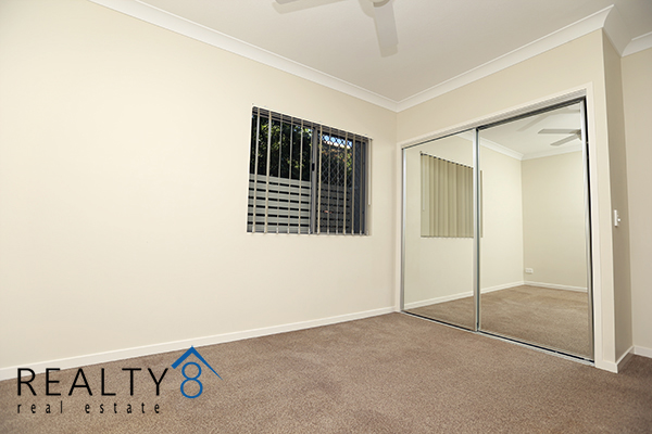 Modern 2 Bedroom Apartment - So close to everything!