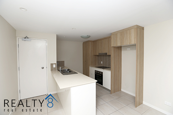 Modern 2 Bedroom Apartment - So close to everything!